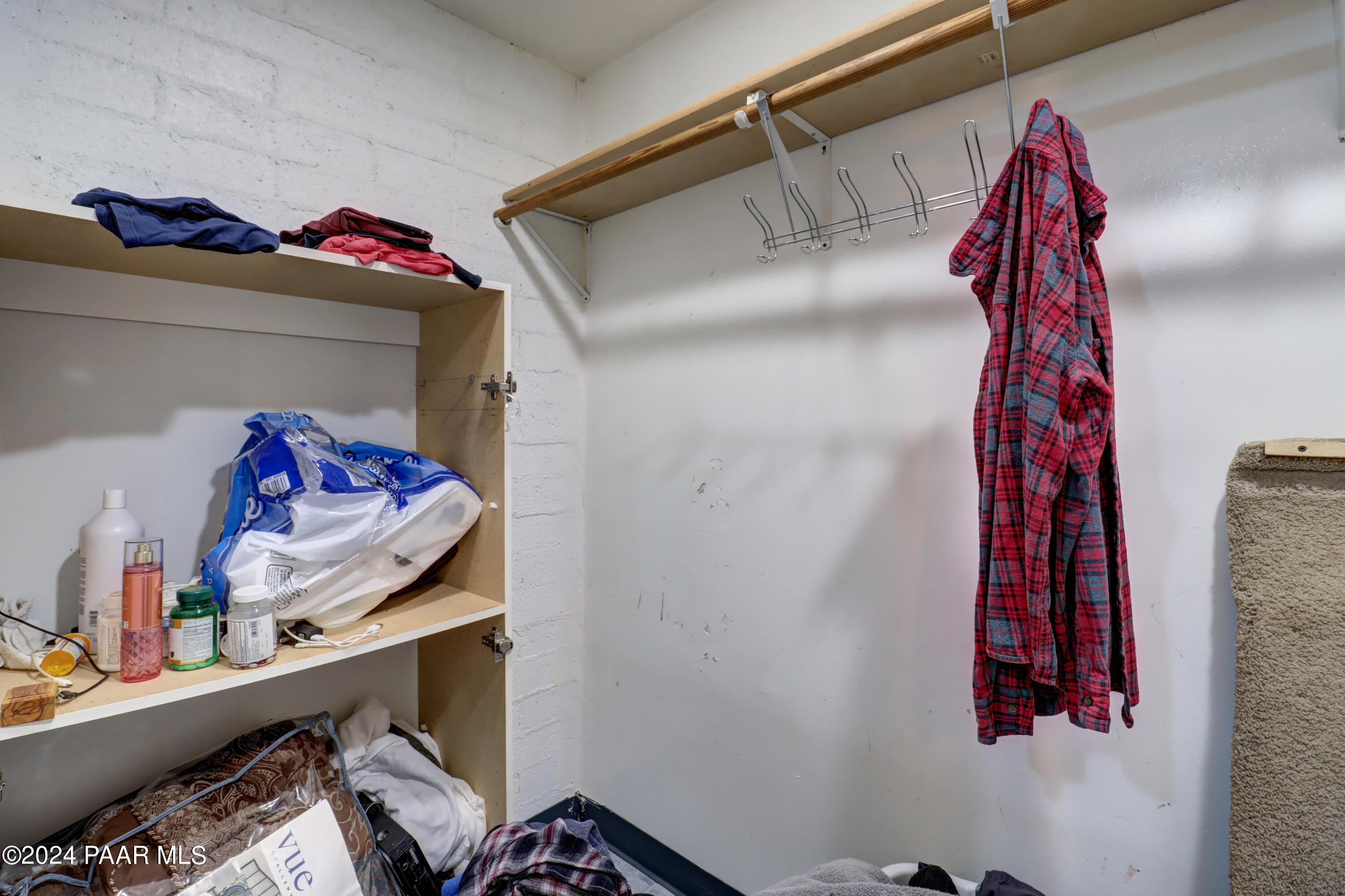 2120 W Single Tree Street