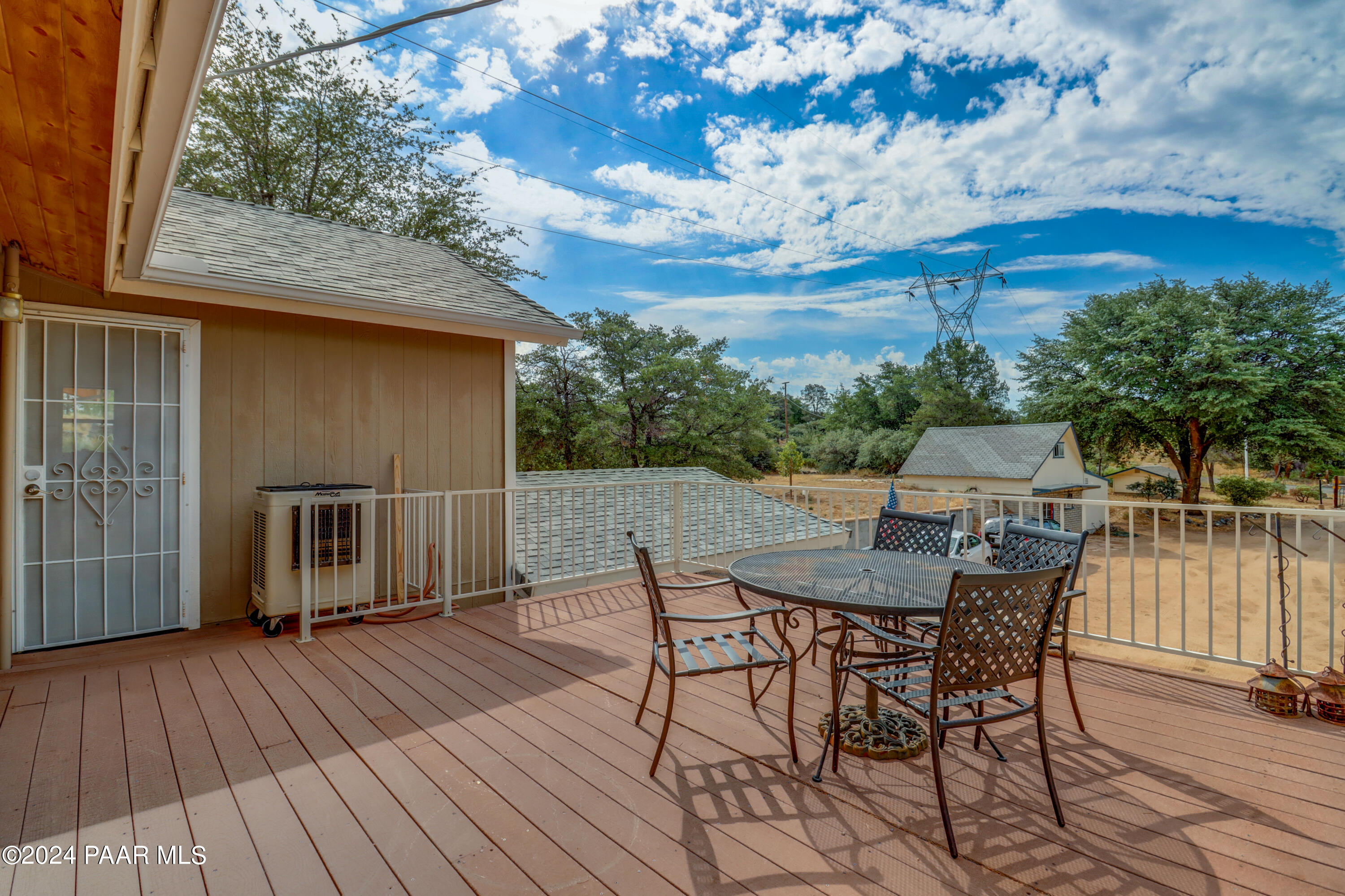 2120 W Single Tree Street