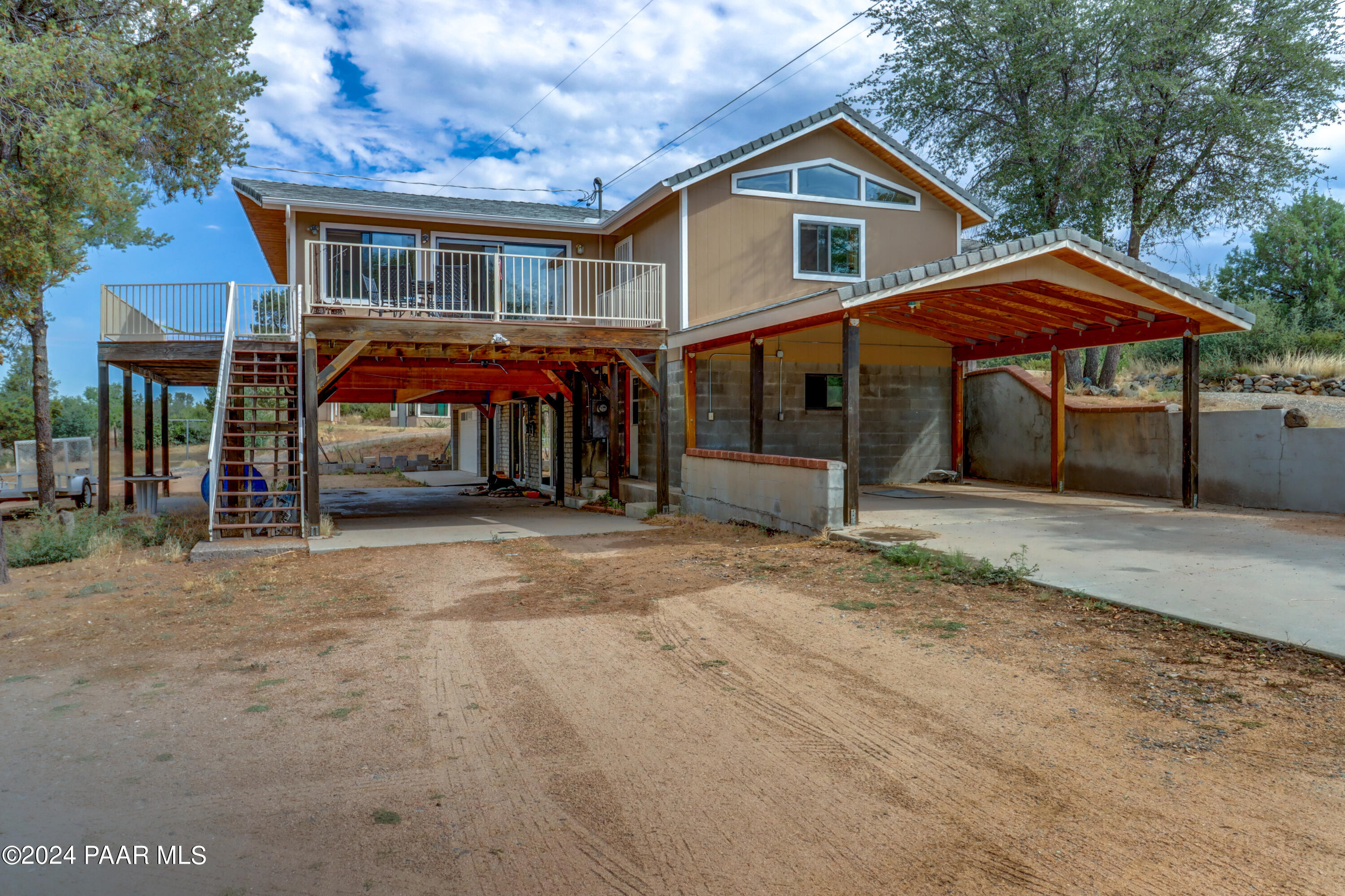 2120 W Single Tree Street