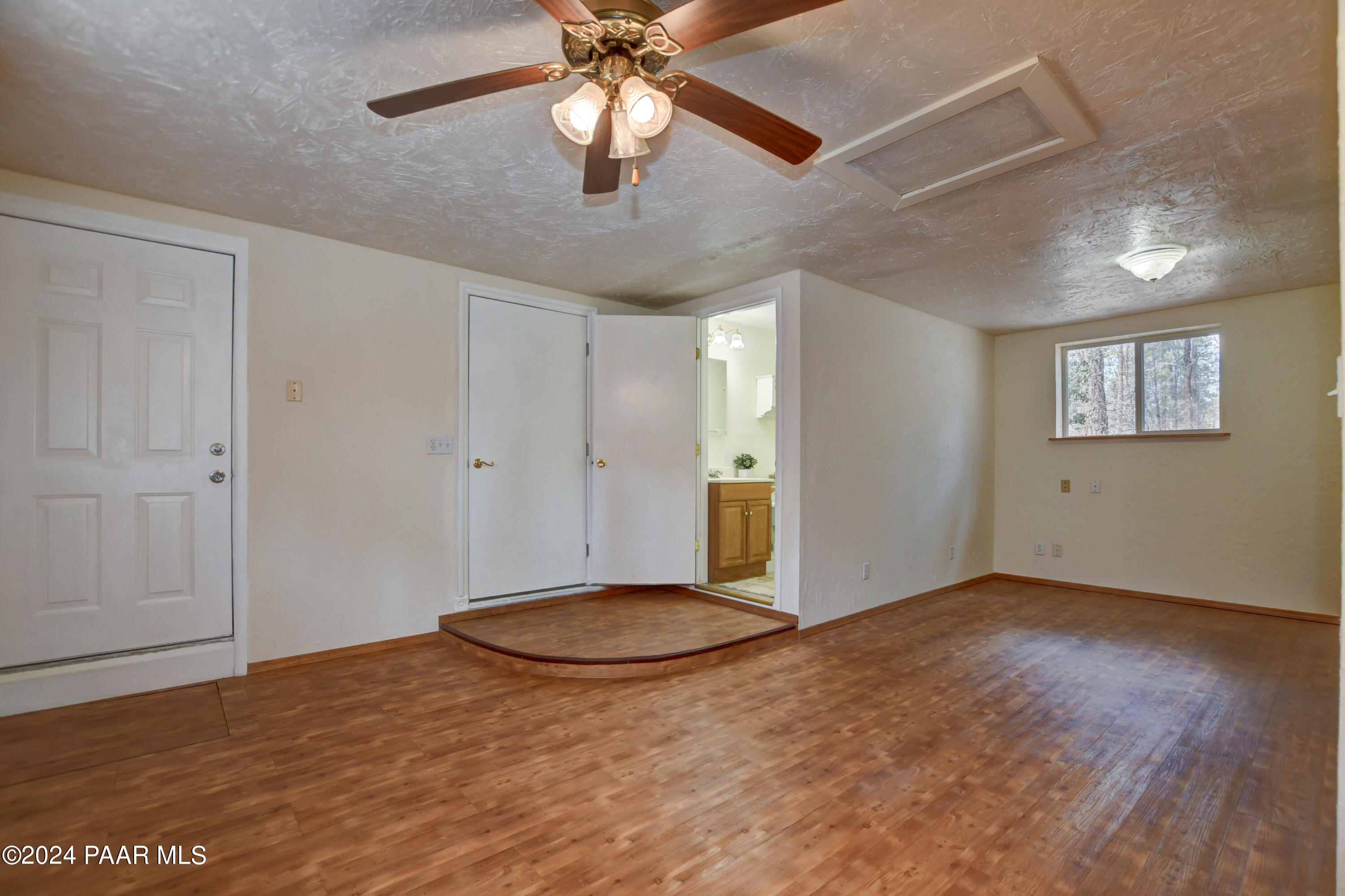 1458 E Silver King Circle