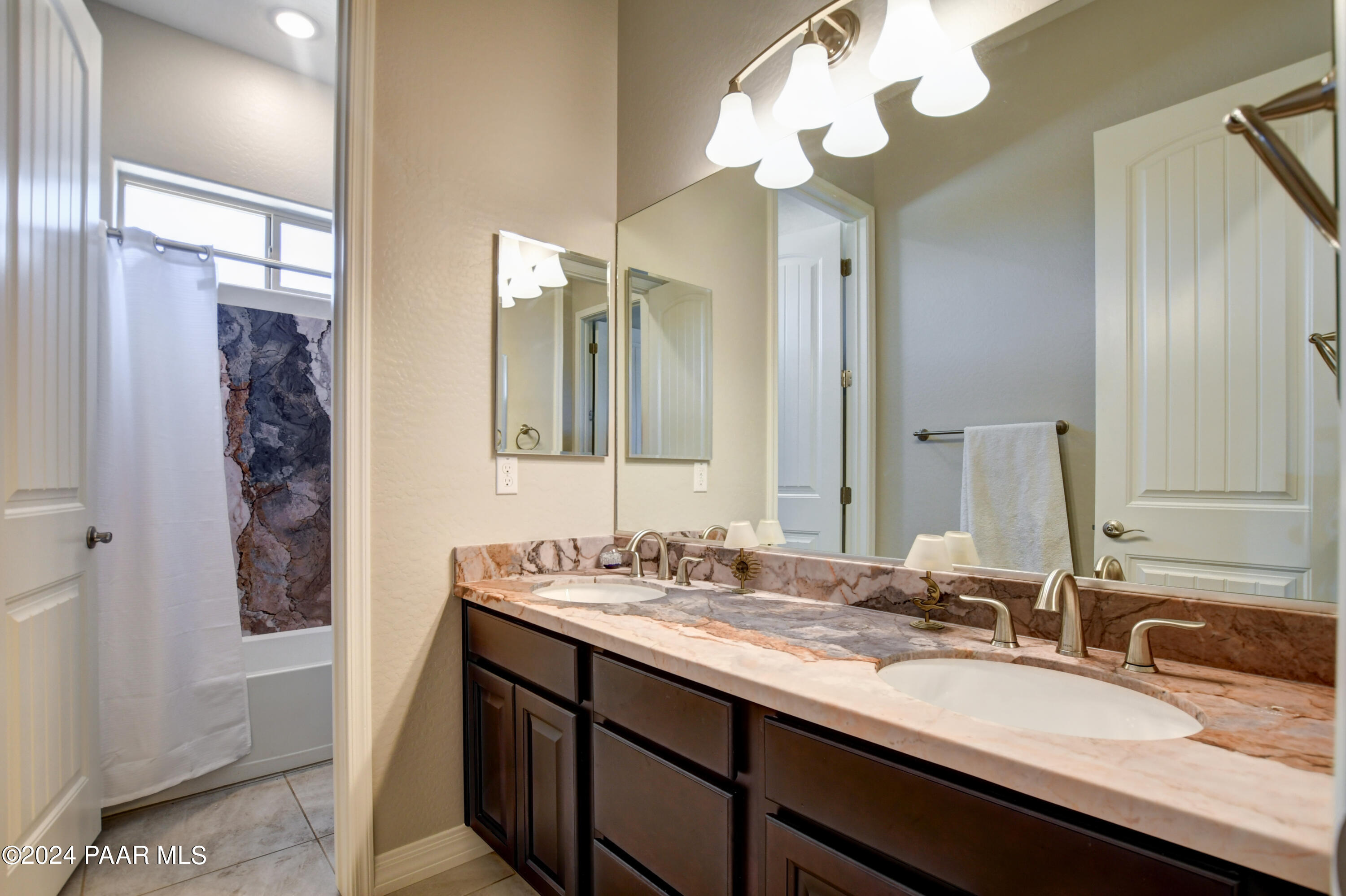 5387 N Chilton Court