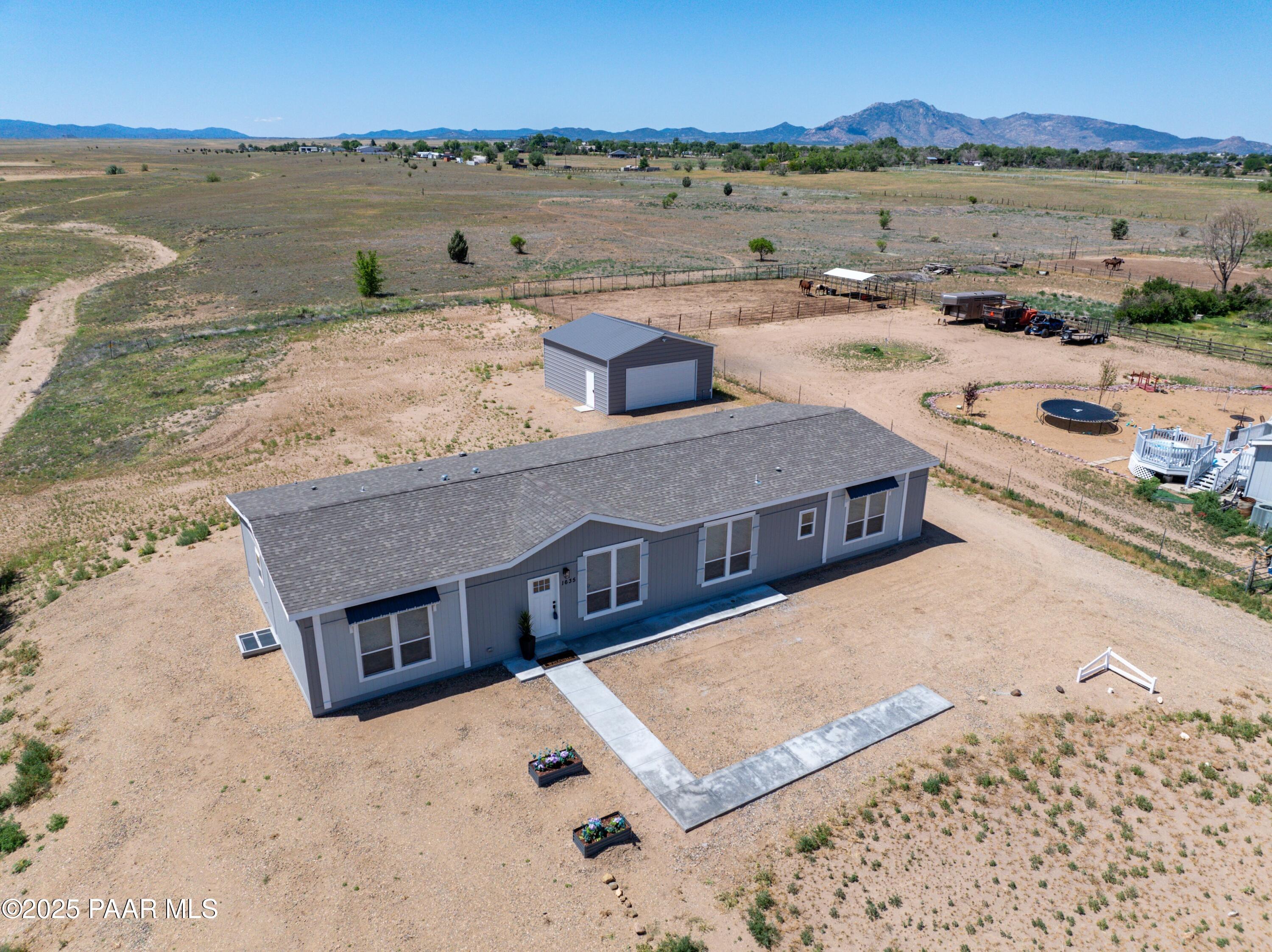 1635 E Road 2 South