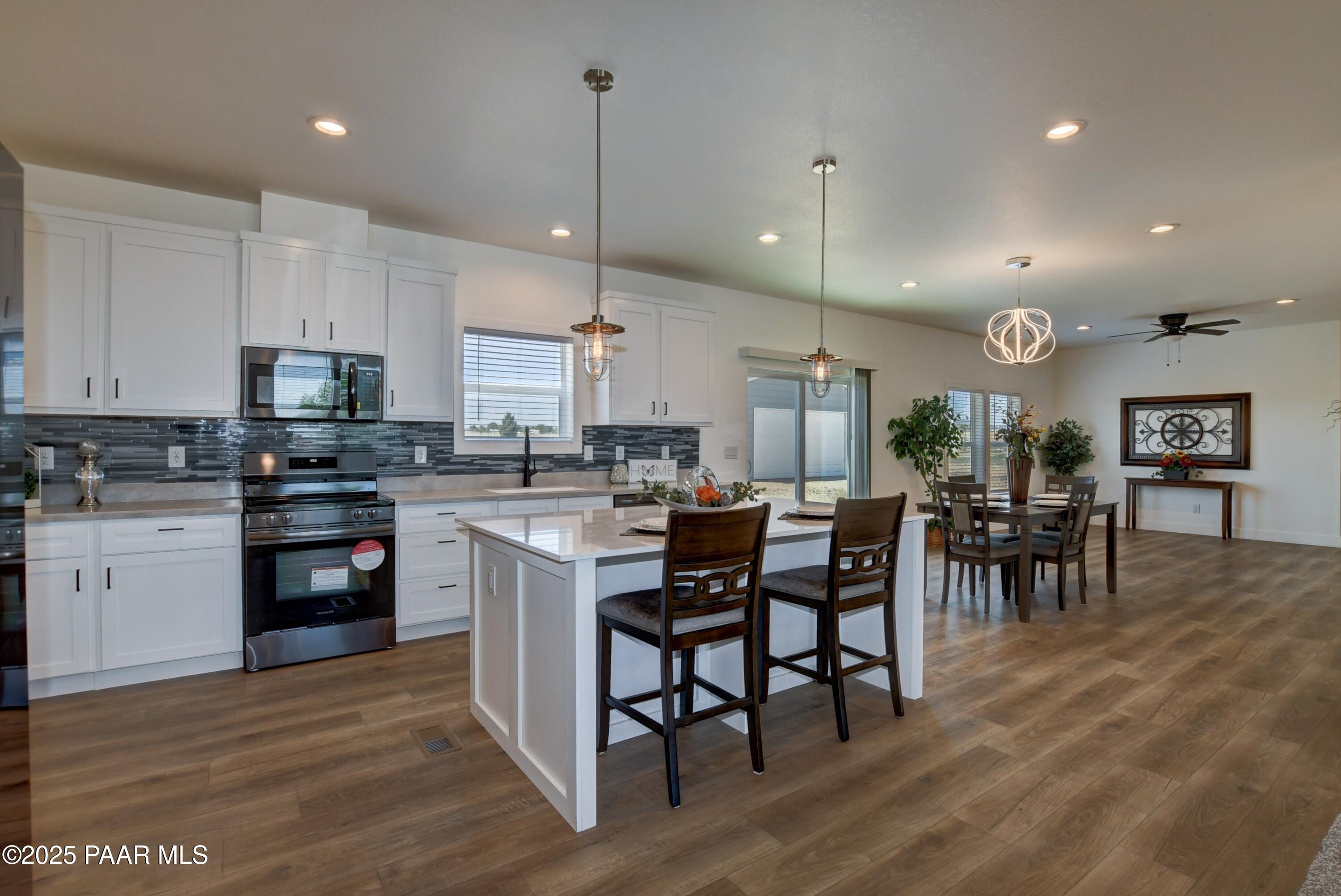 1635 E Road 2 South