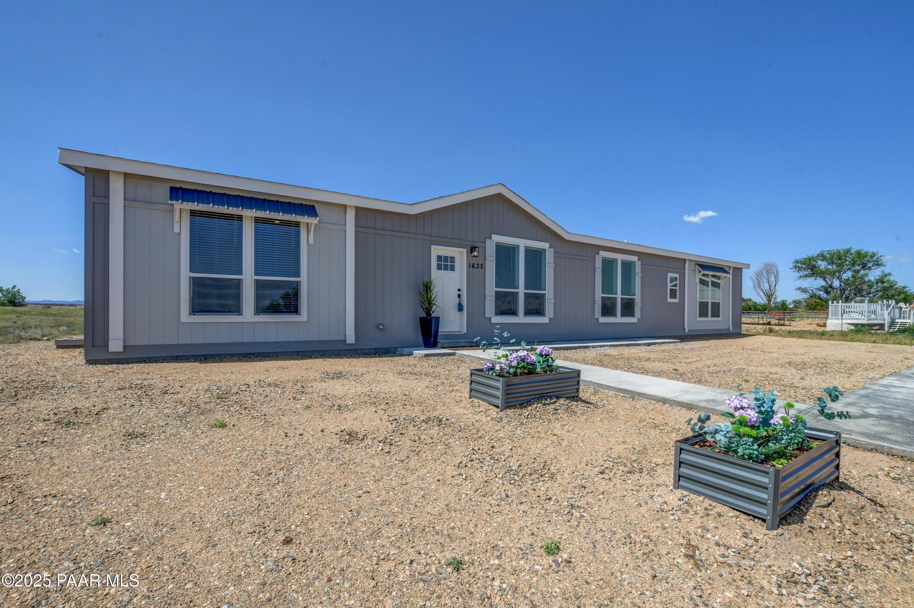 1635 E Road 2 South