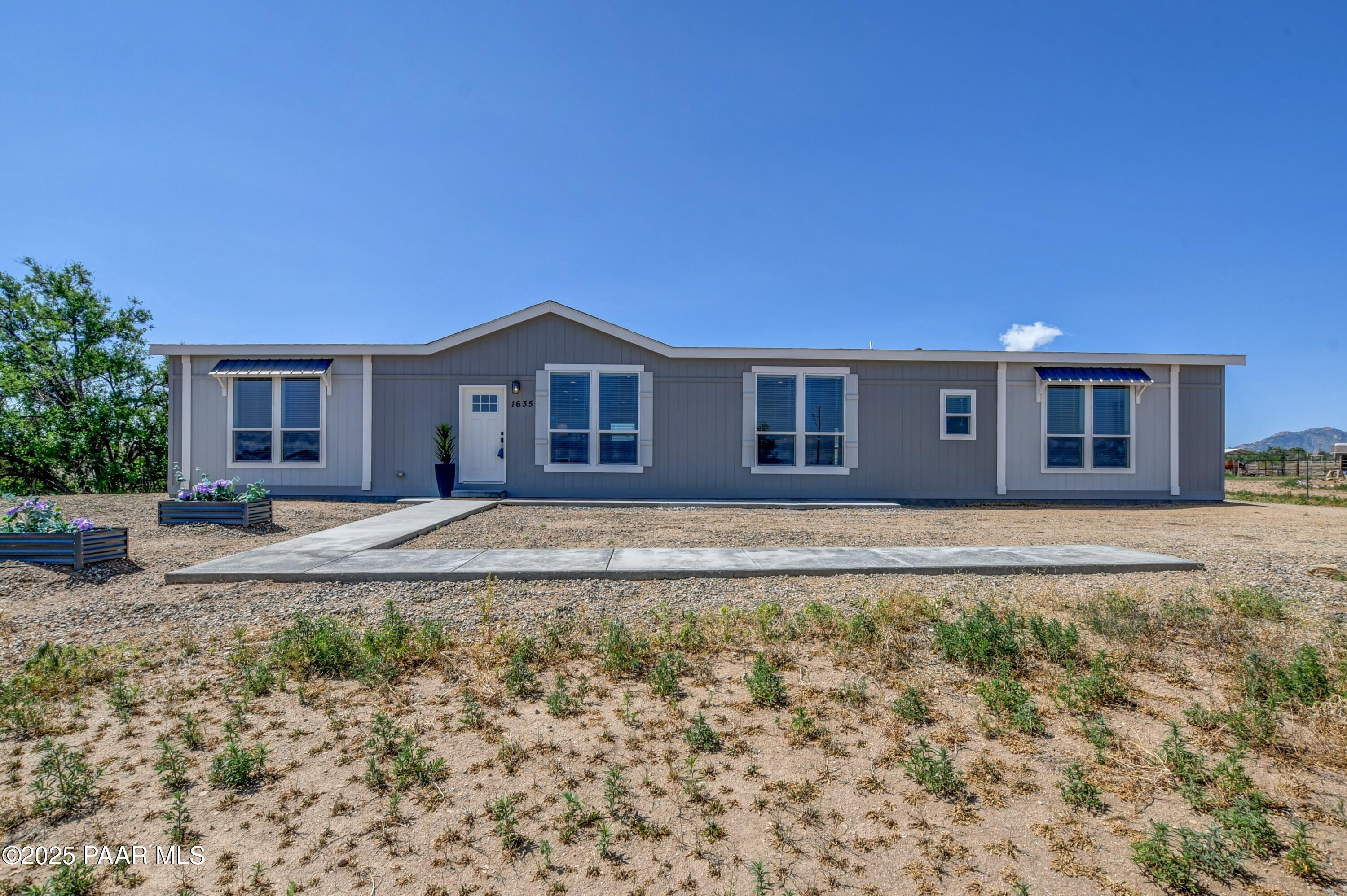 1635 E Road 2 South