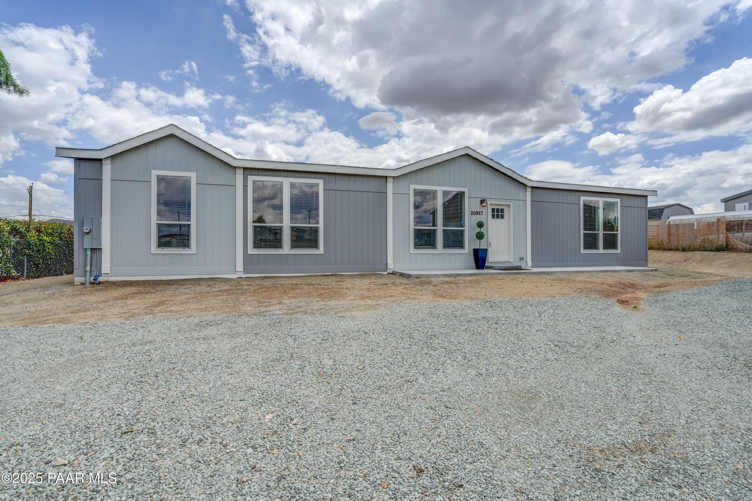 20927 E Valley View Lane