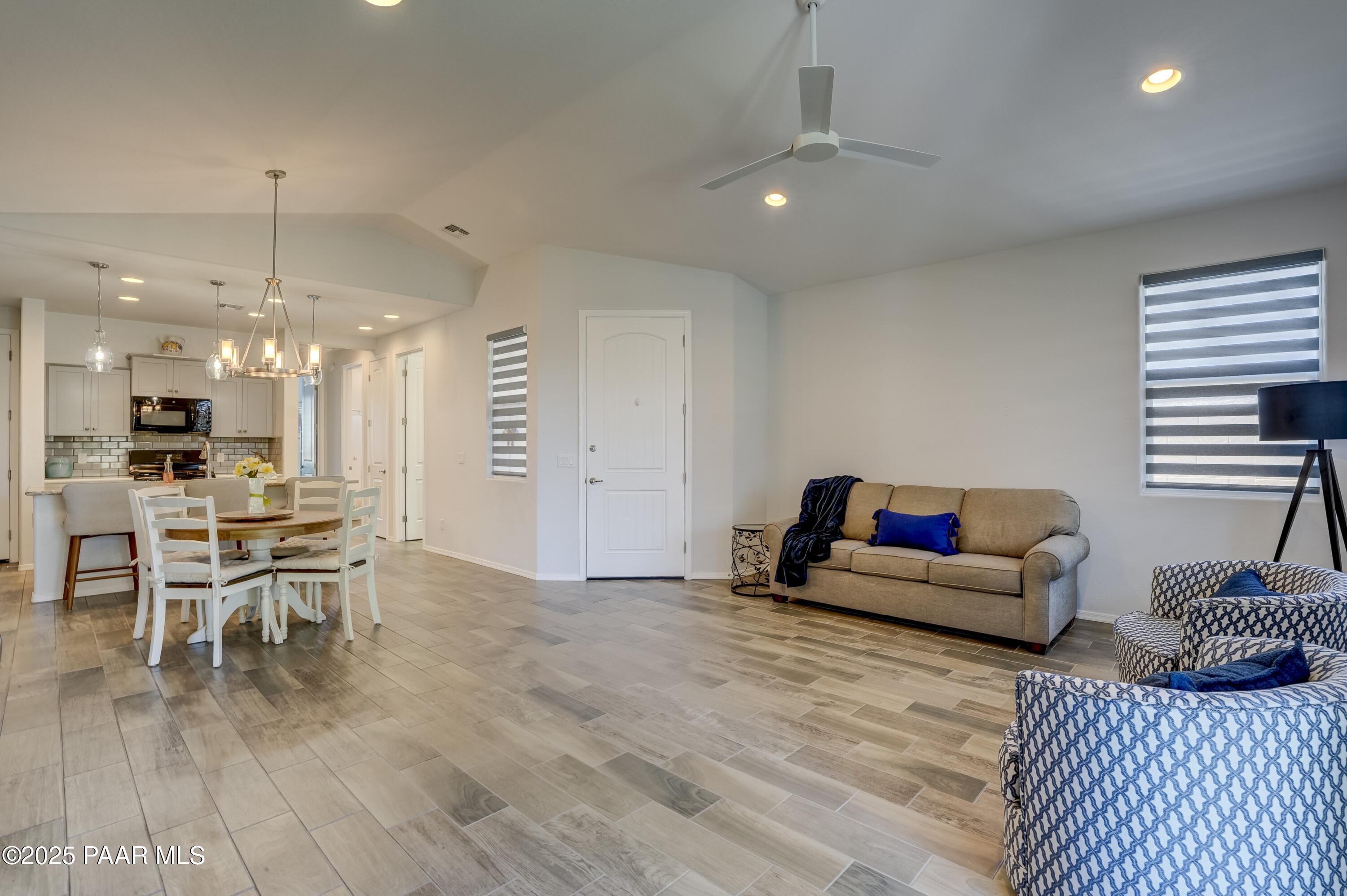 1372 Towhee Trail