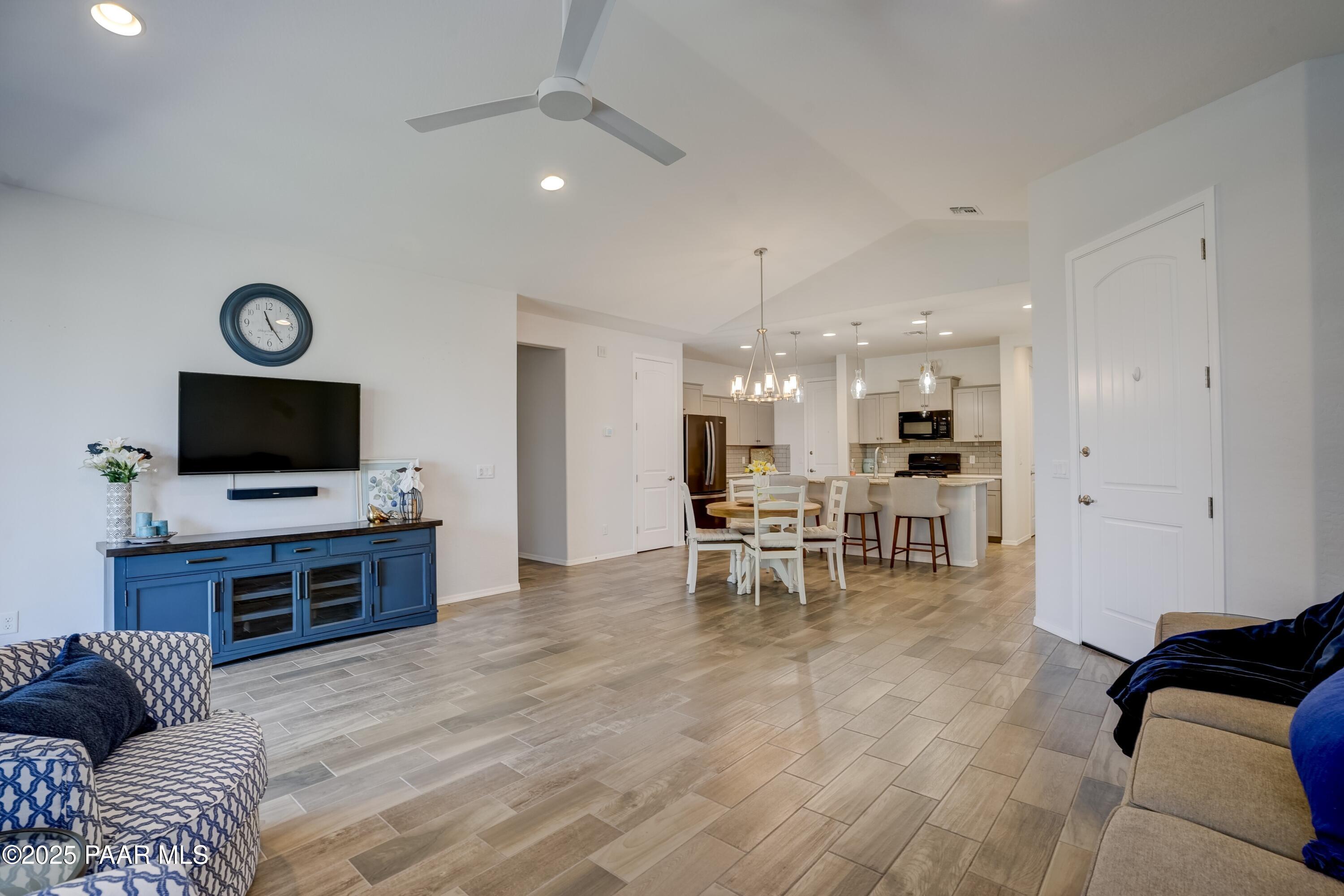 1372 Towhee Trail