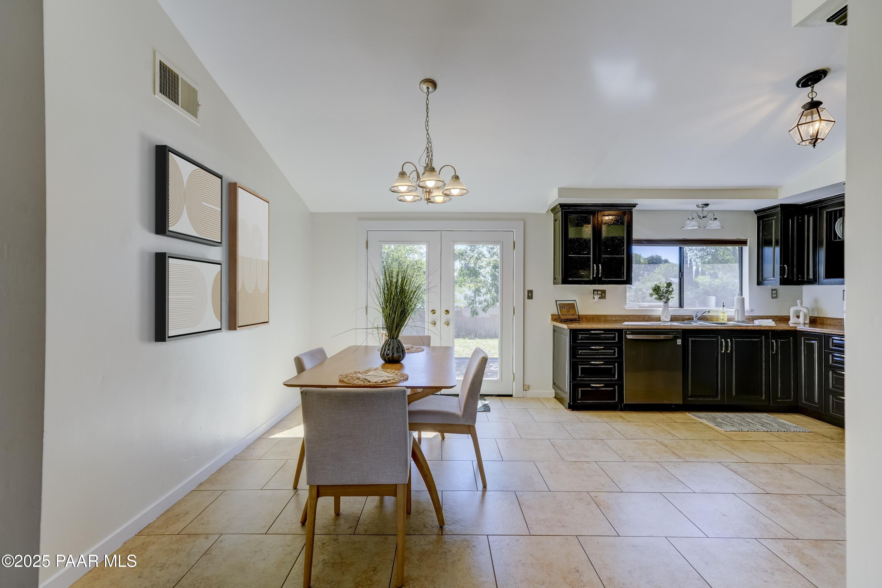 5121 N Stetson Drive