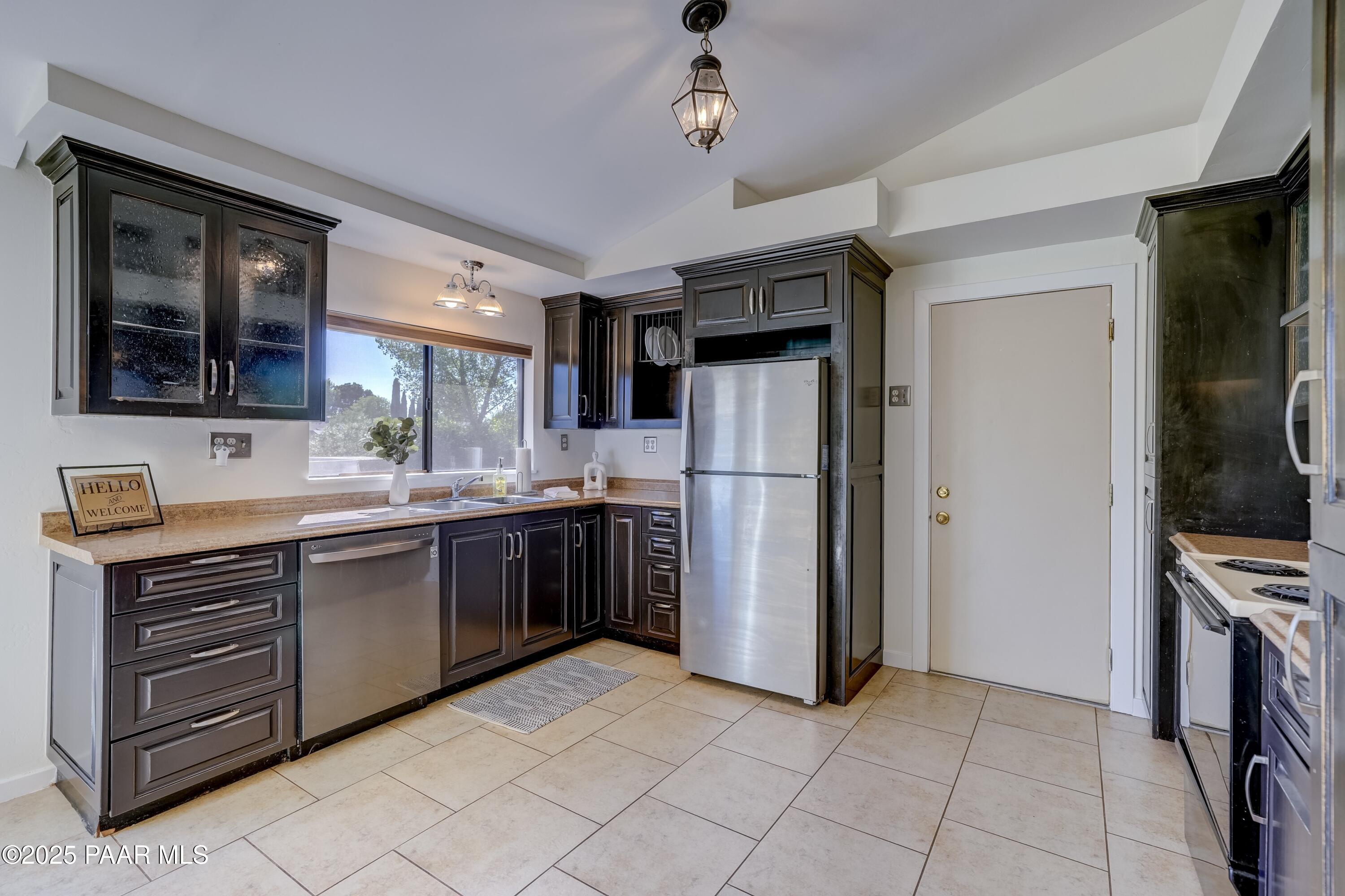 5121 N Stetson Drive