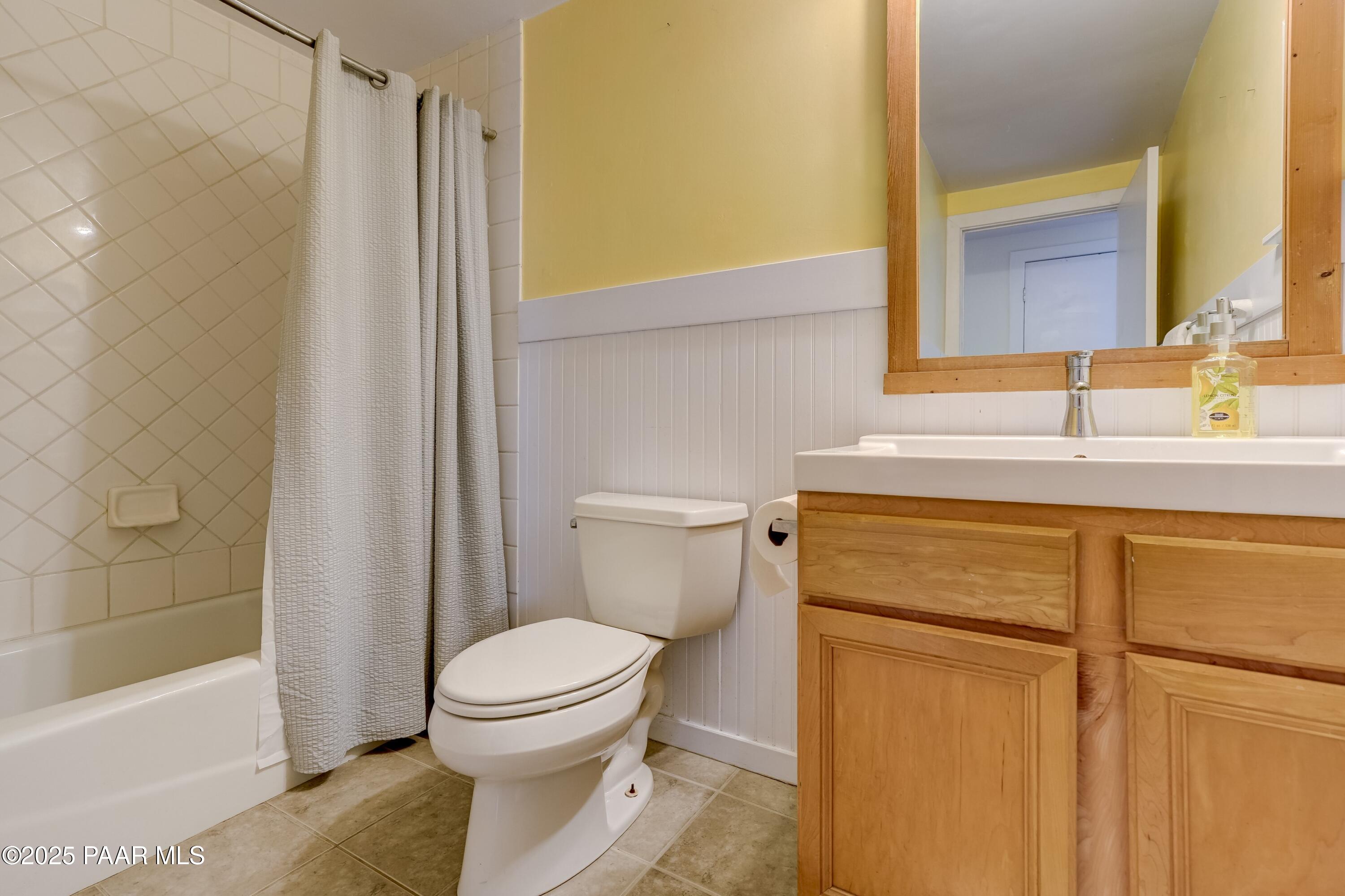 5121 N Stetson Drive