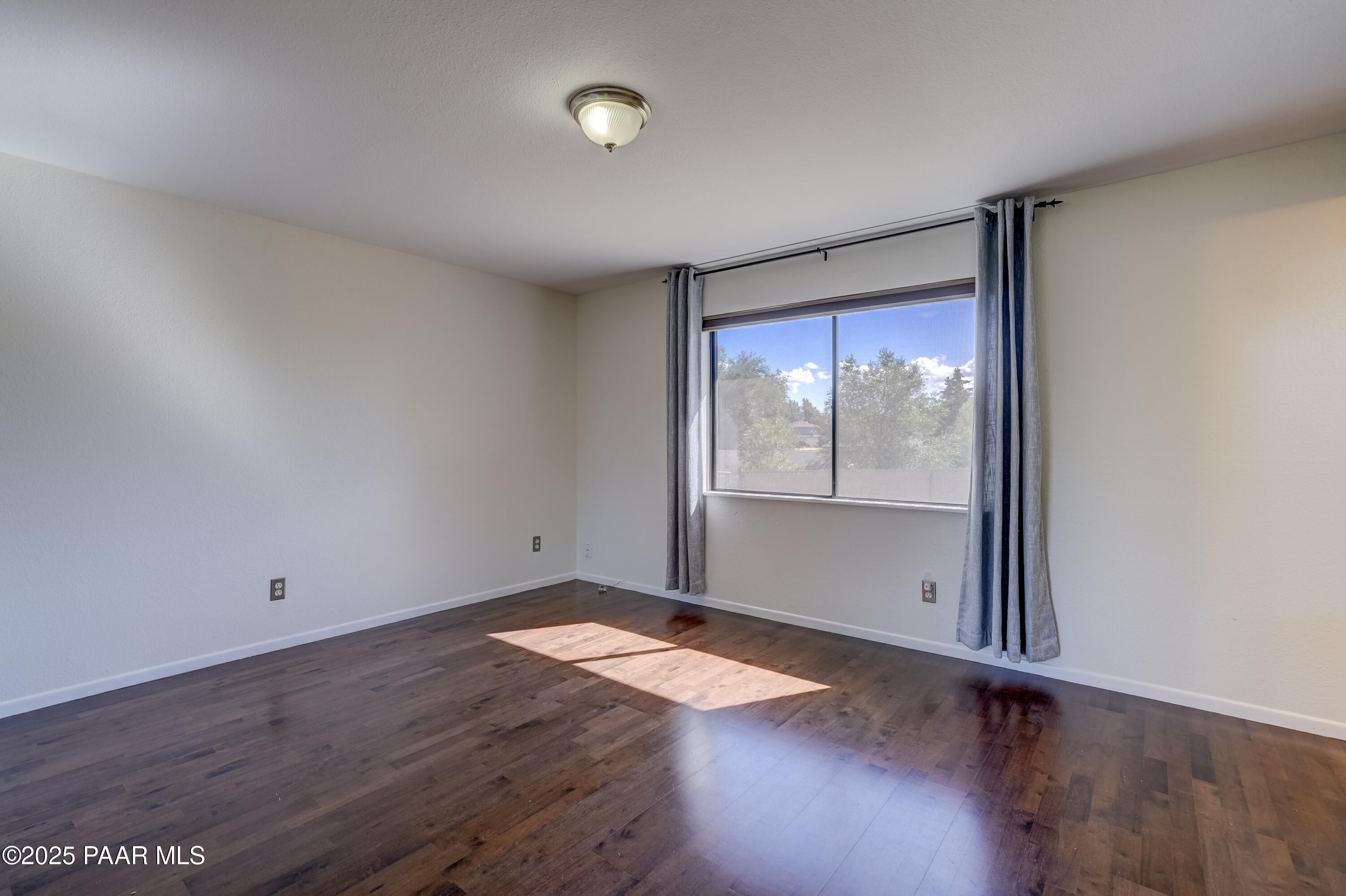 5121 N Stetson Drive