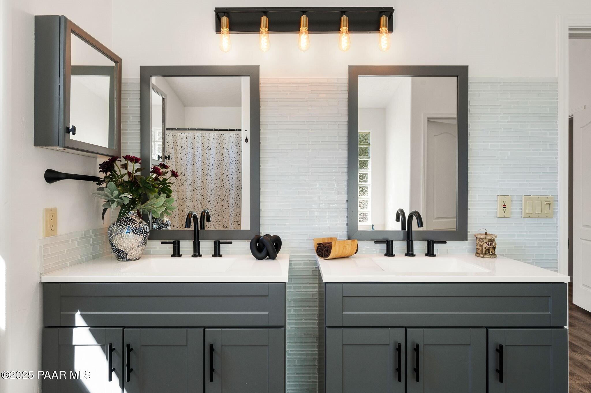 8640 N Granite Oaks Drive