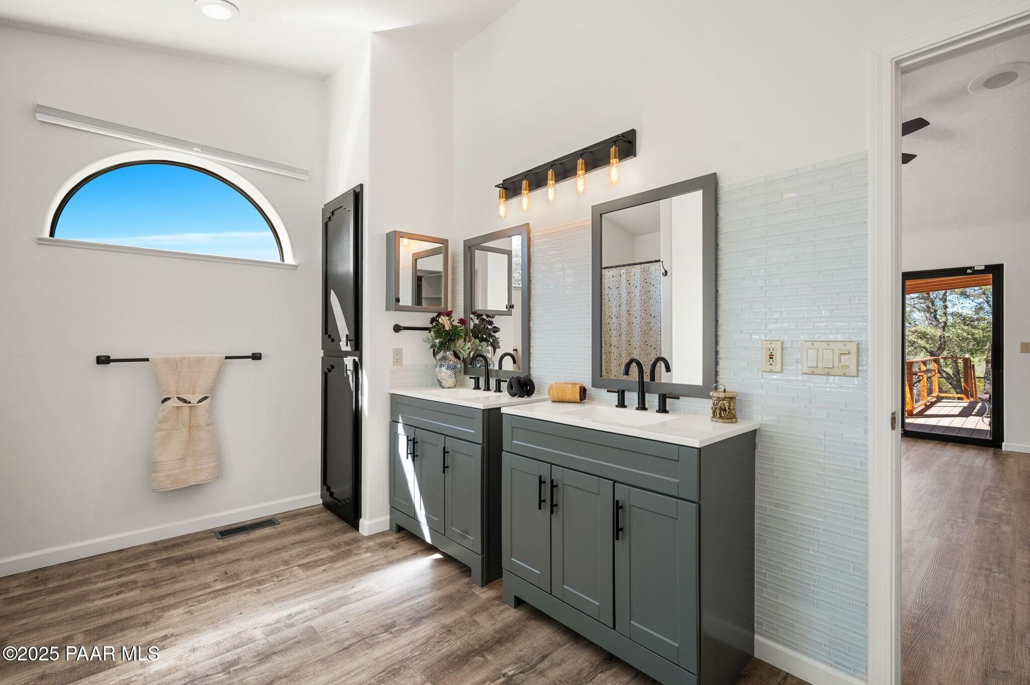 8640 N Granite Oaks Drive