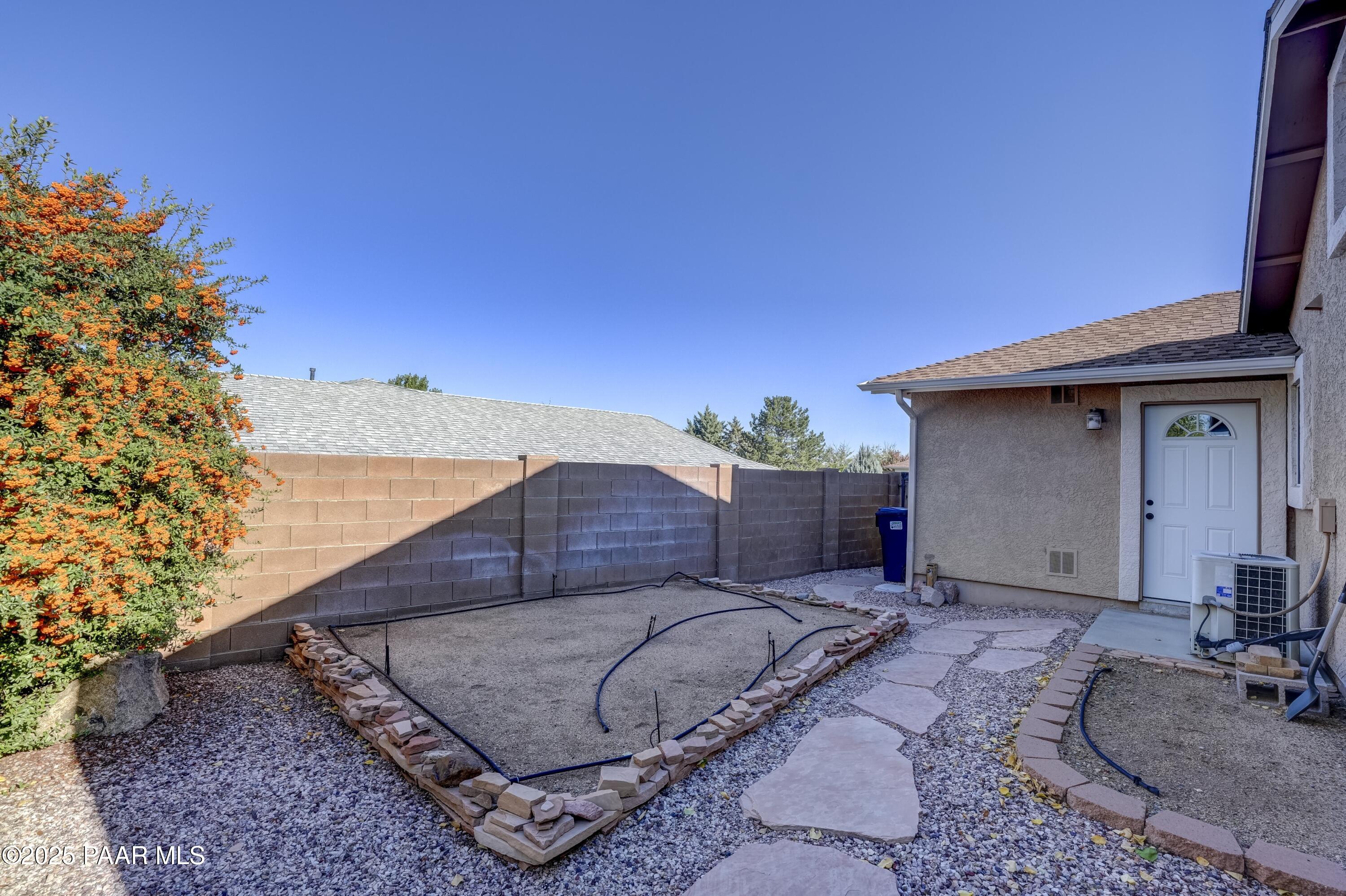 7115 E Horizon Way