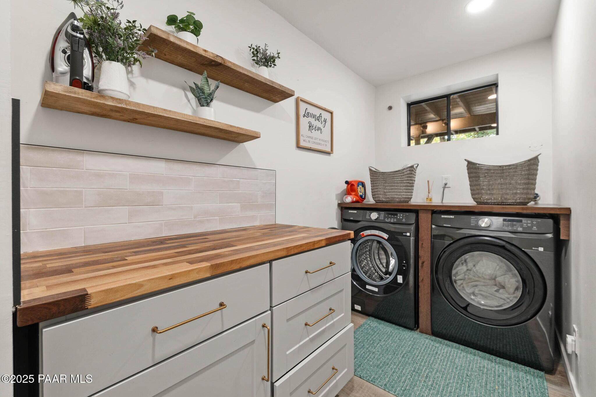 1458 E Silver King Circle