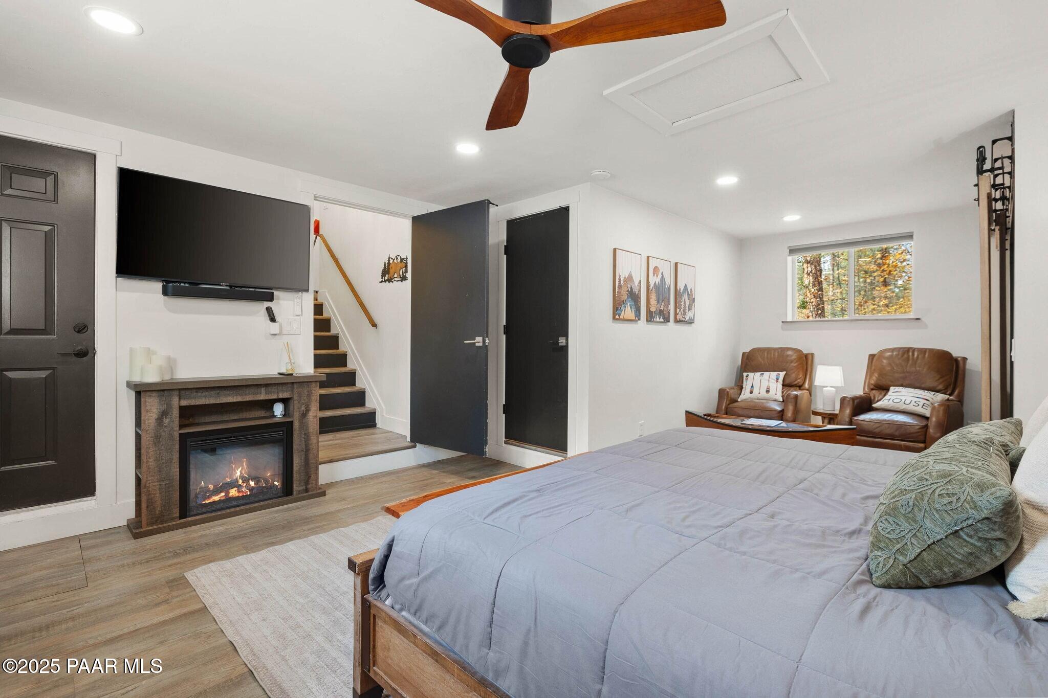 1458 E Silver King Circle