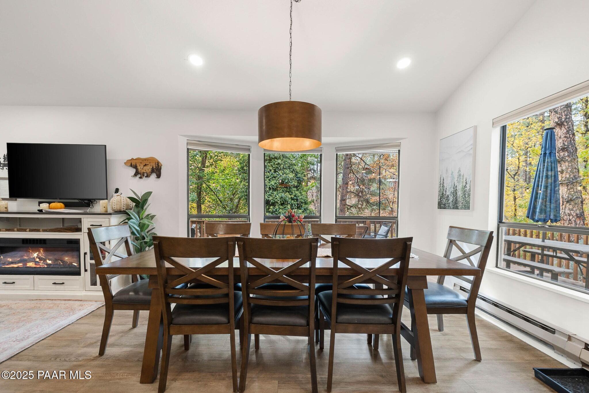 1458 E Silver King Circle