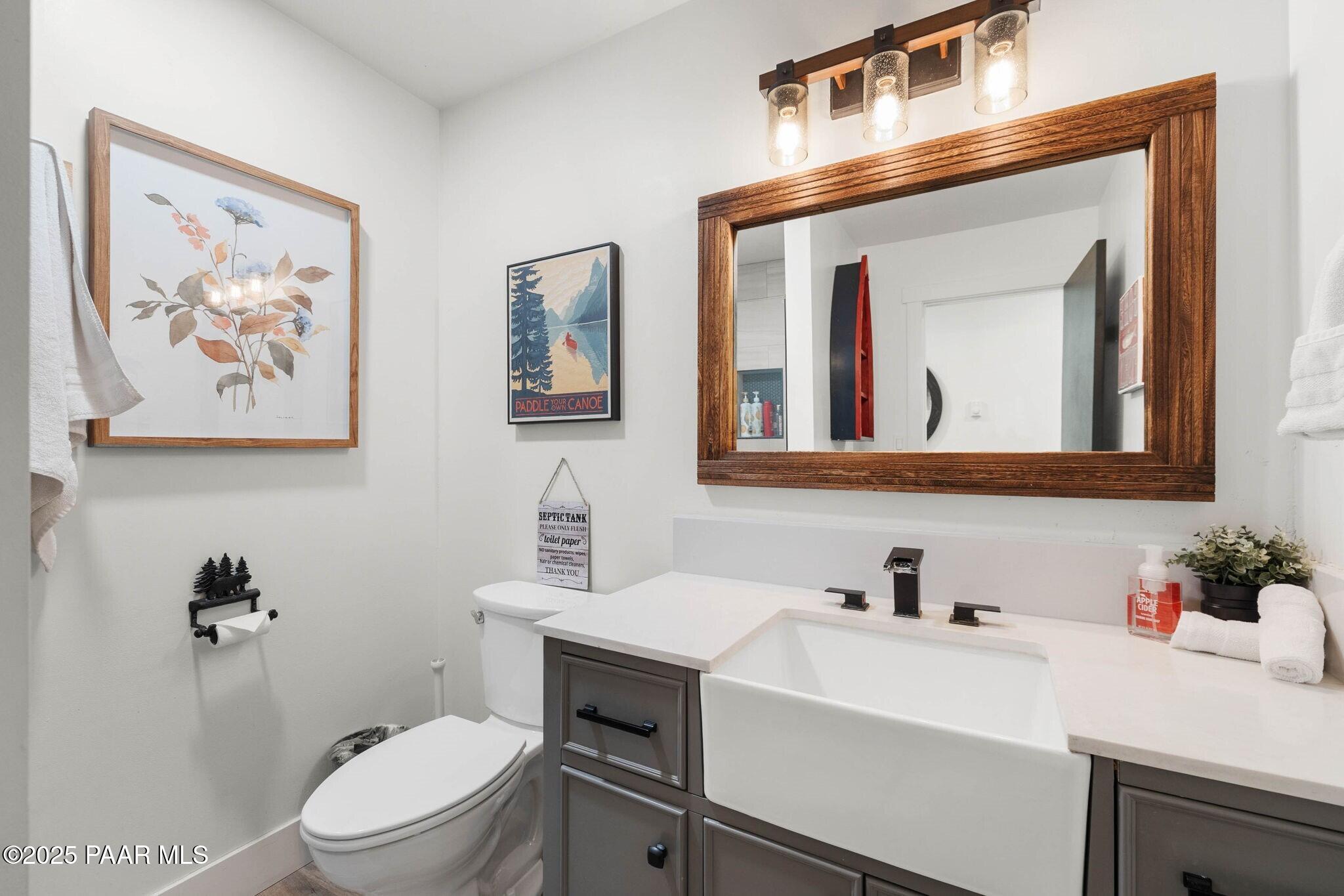 1458 E Silver King Circle