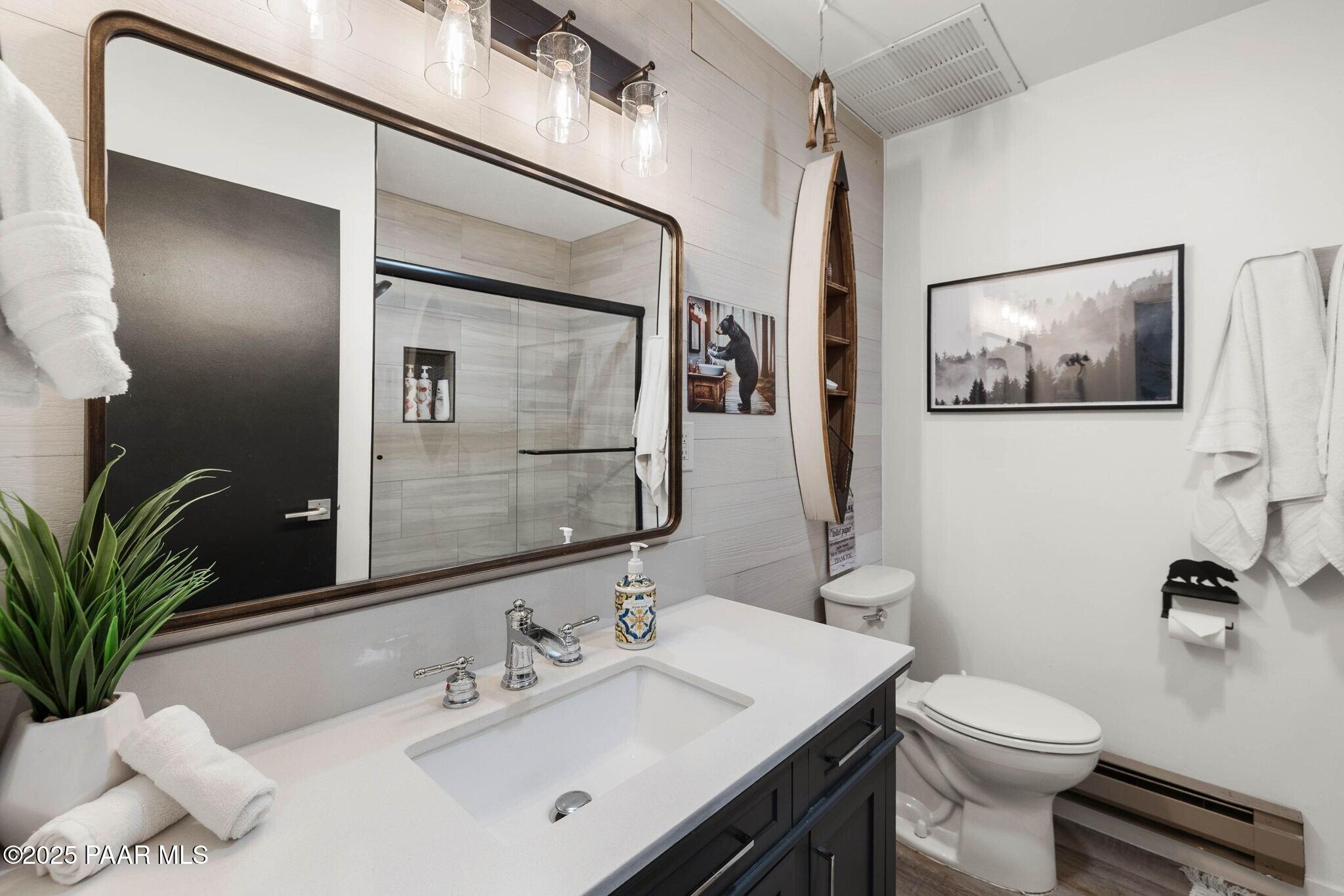 1458 E Silver King Circle