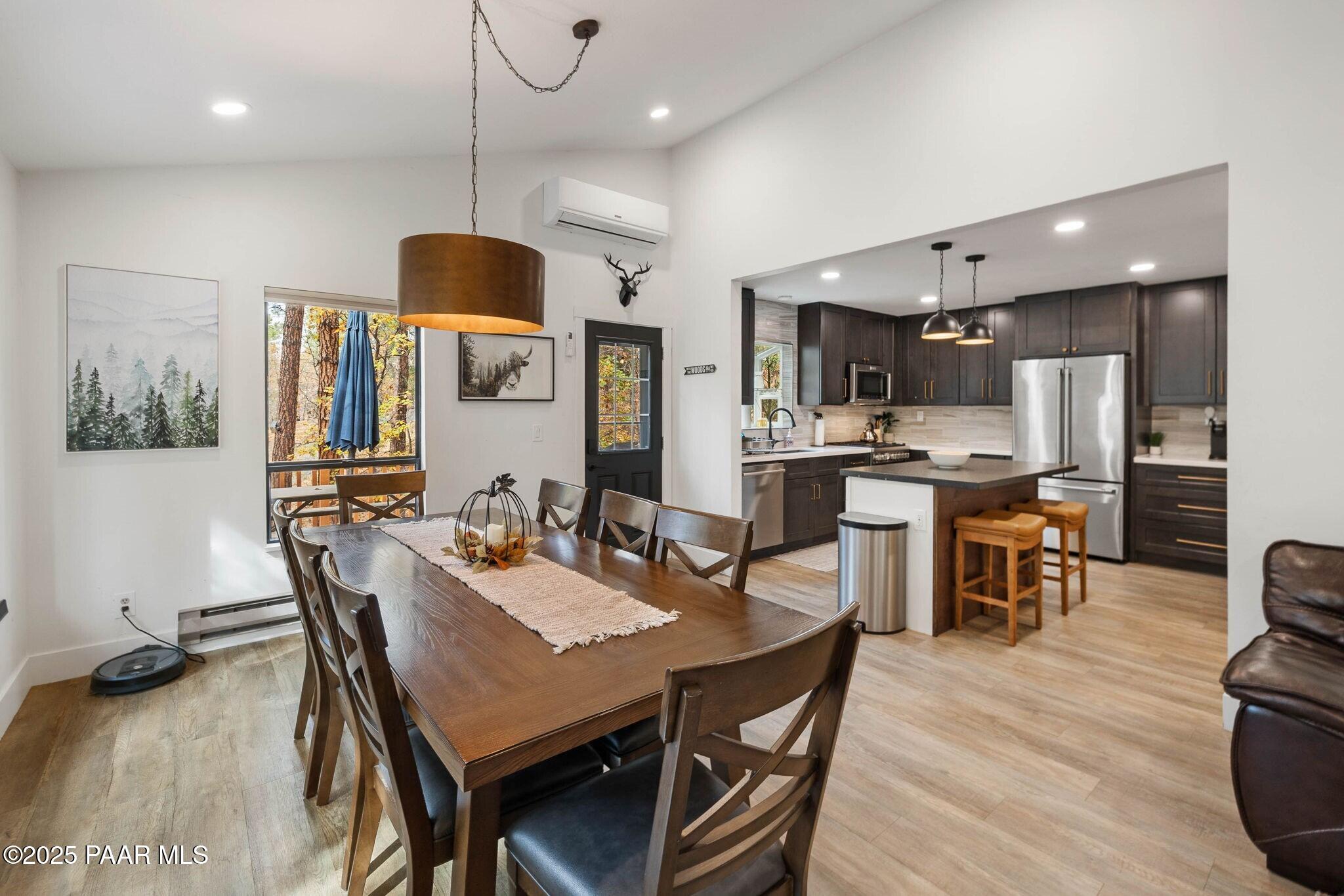 1458 E Silver King Circle