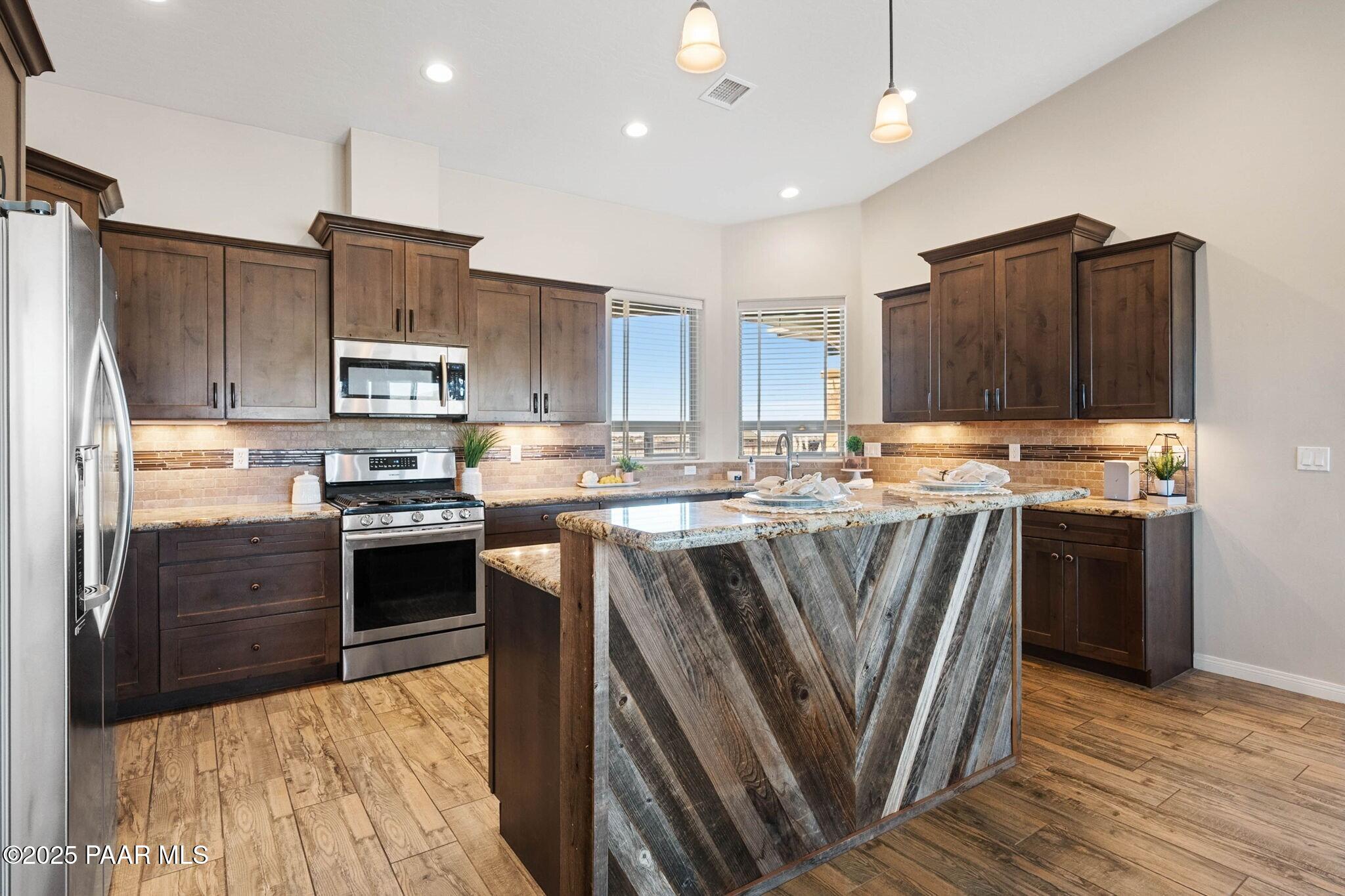 8575 N Buffalo Hill Court