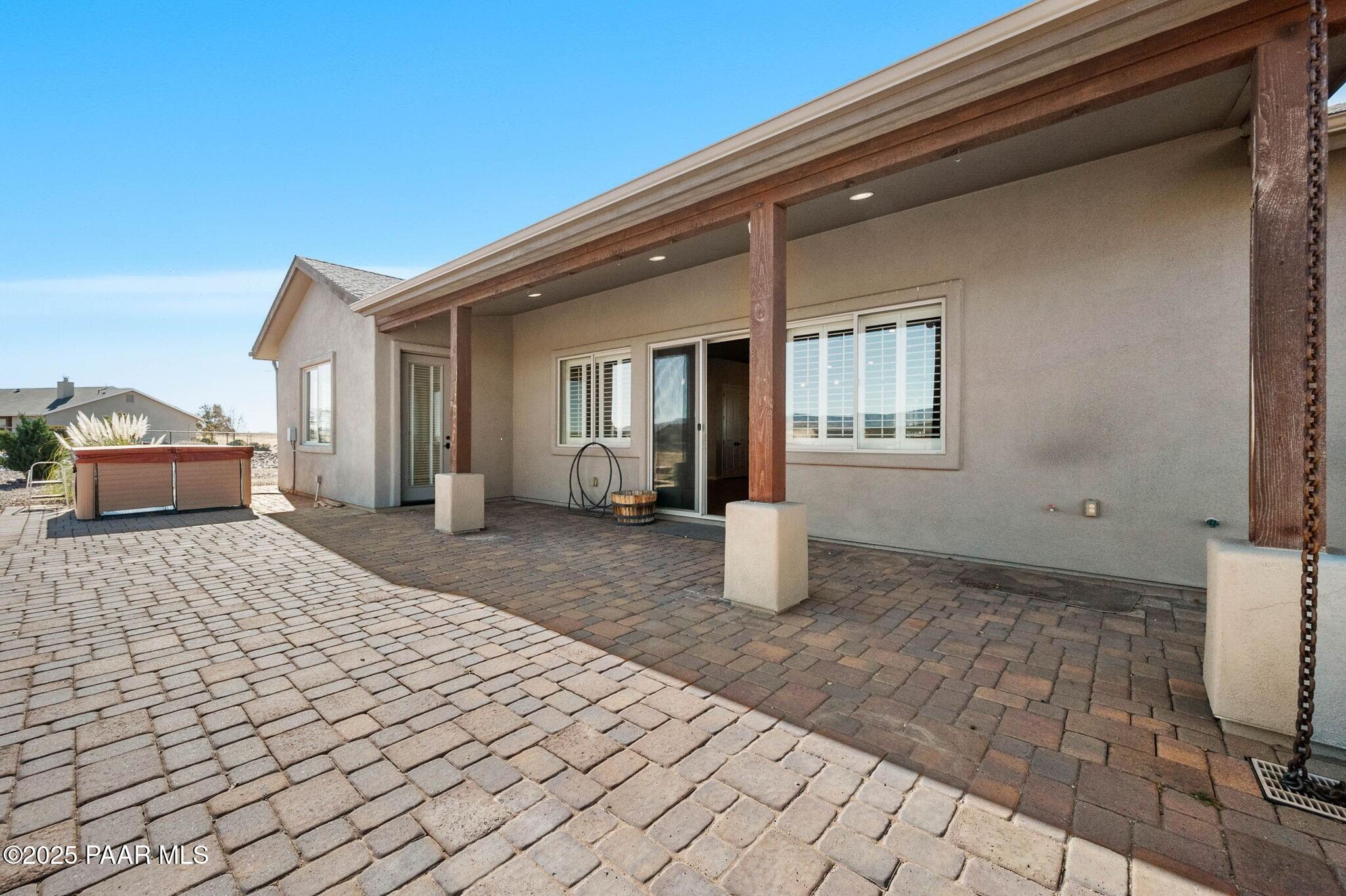 8575 N Buffalo Hill Court