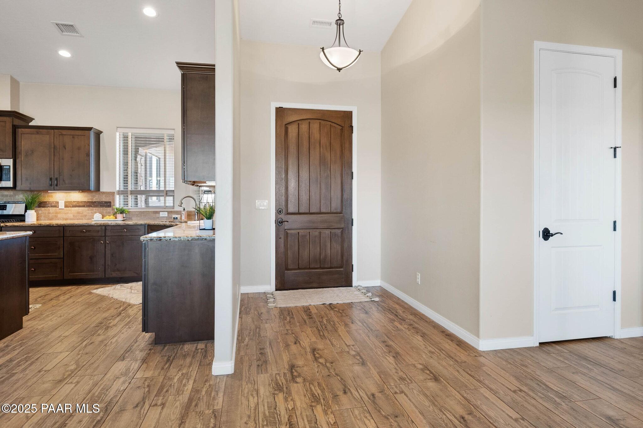 8575 N Buffalo Hill Court