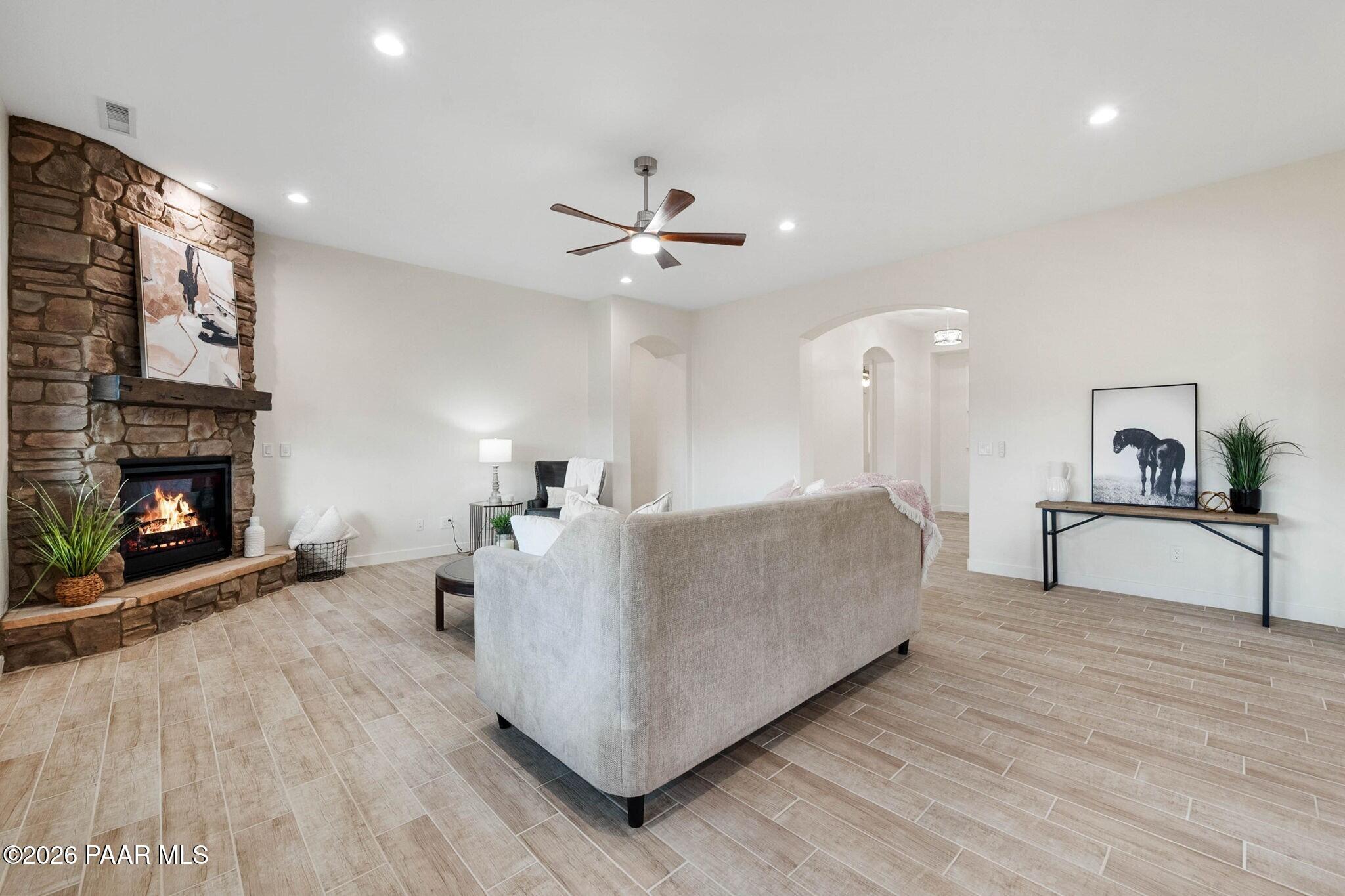 6721 E Territorial Road