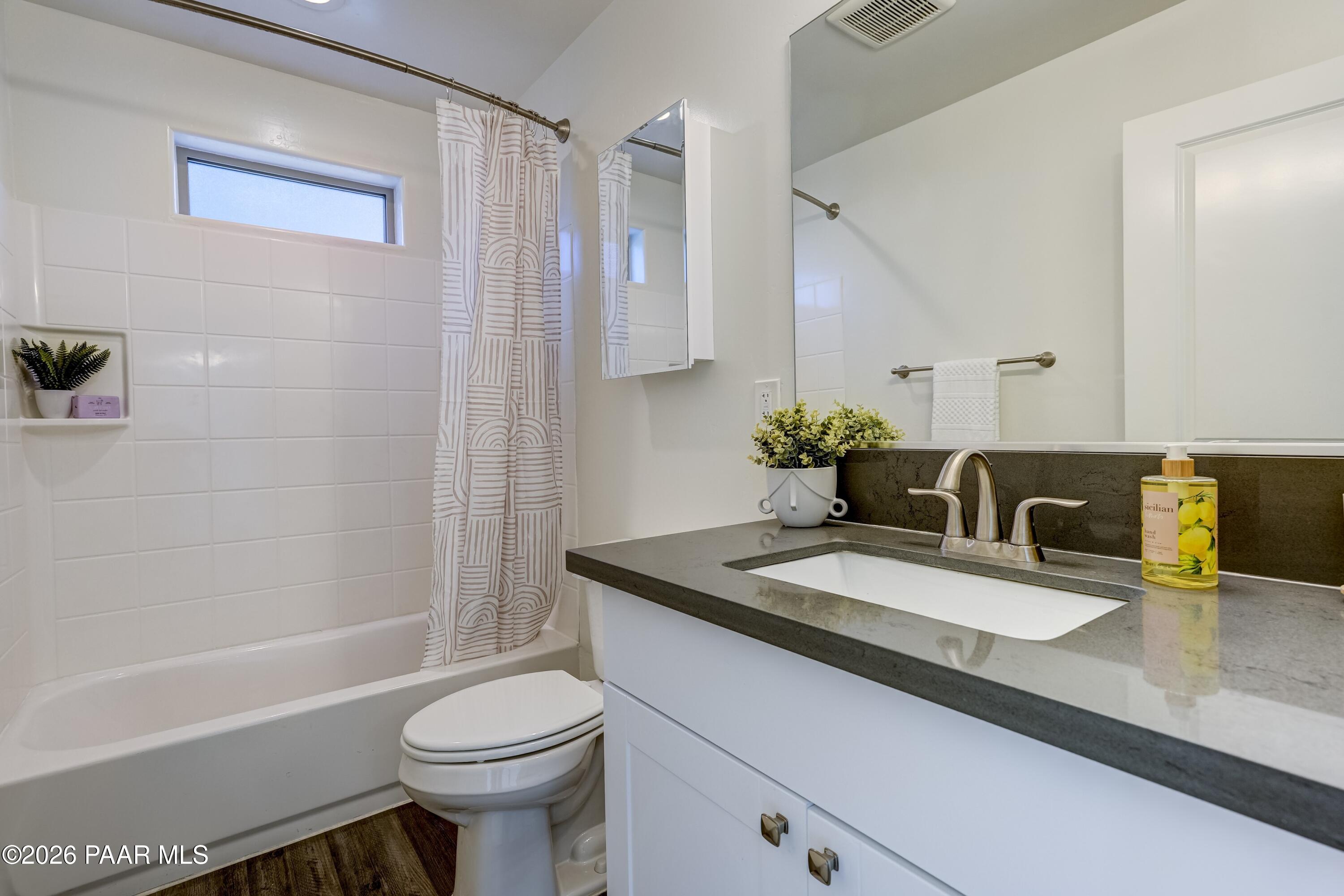 5442 N Long Rifle Road