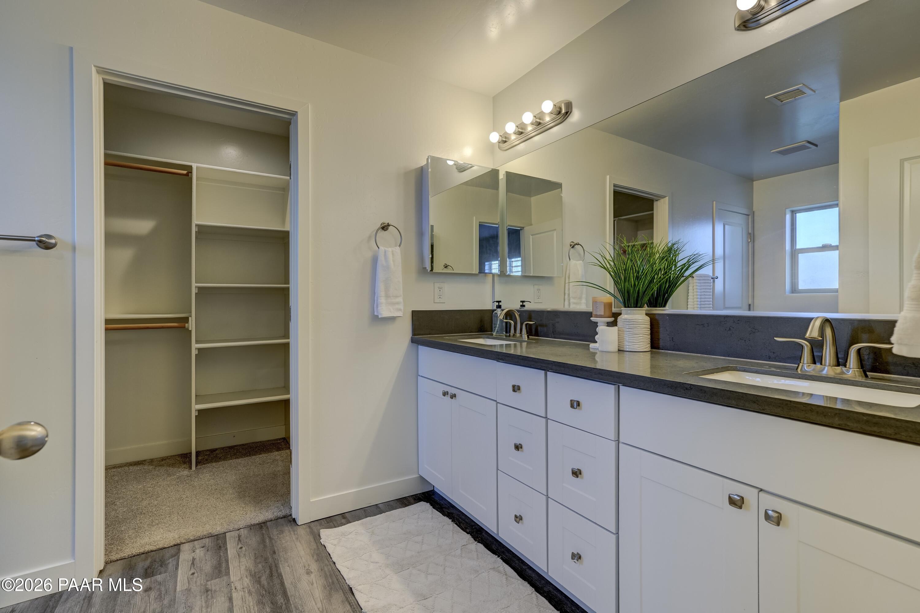 5442 N Long Rifle Road