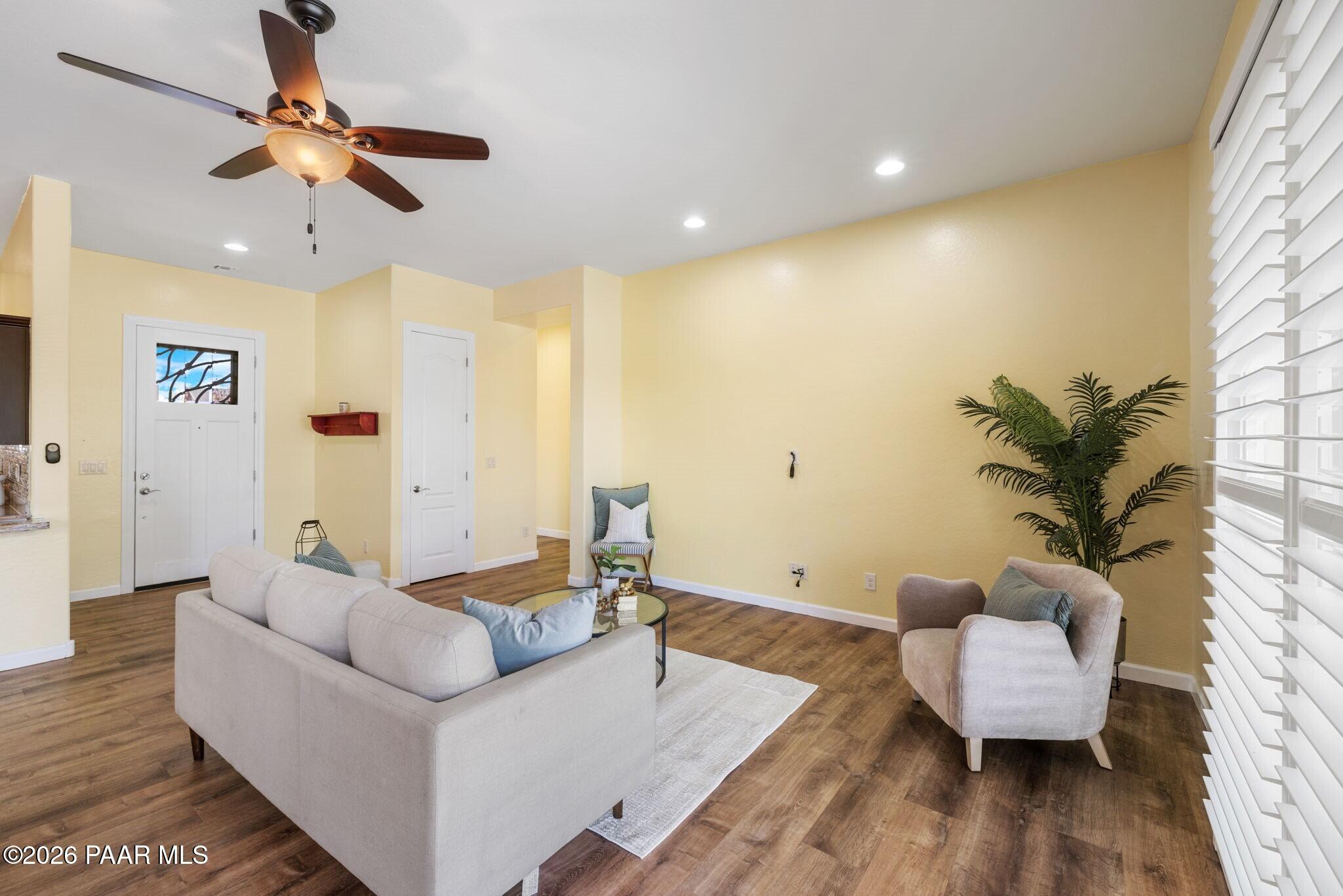 7106 E Prairie Ridge Road