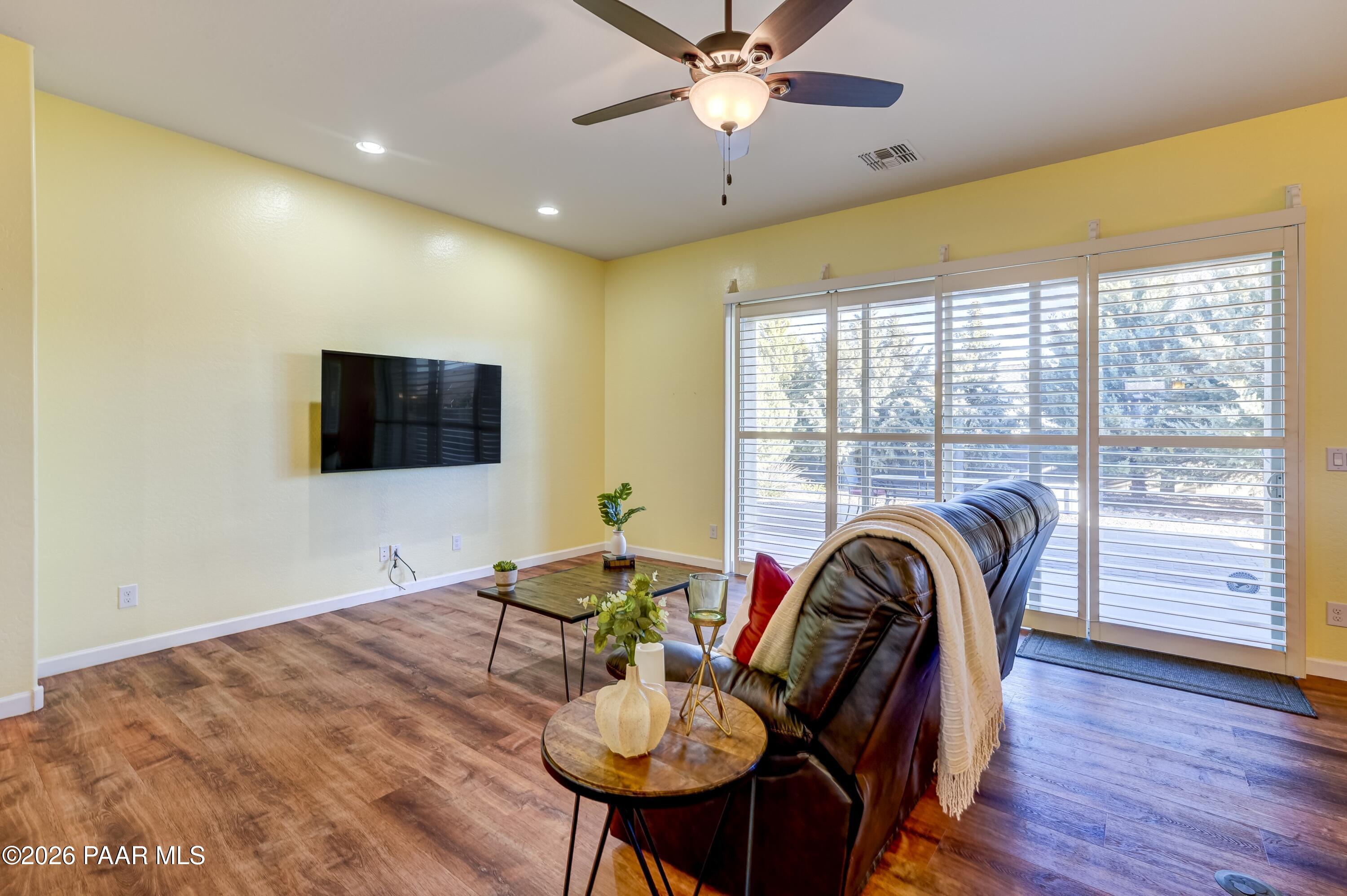 7106 E Prairie Ridge Road