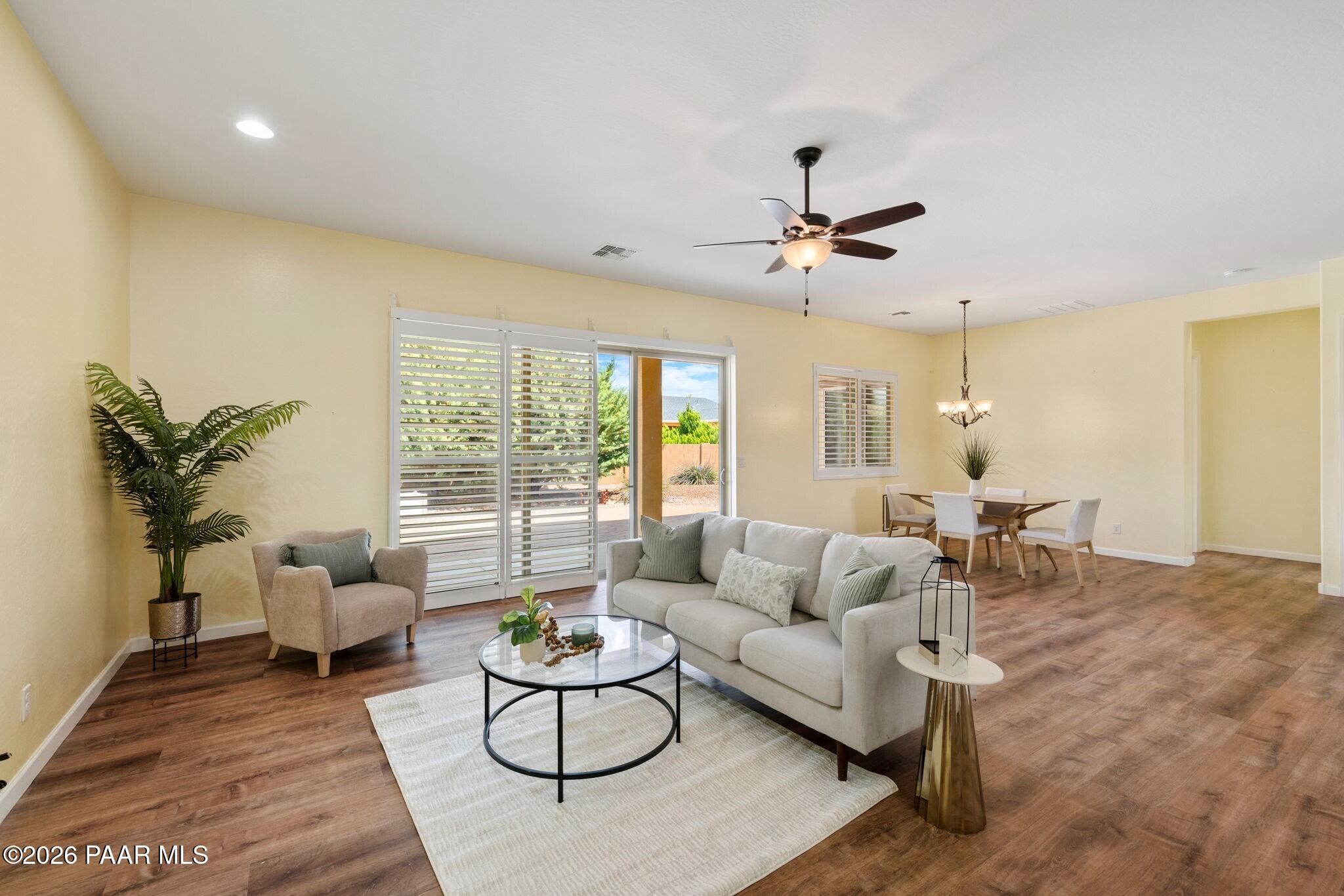 7106 E Prairie Ridge Road