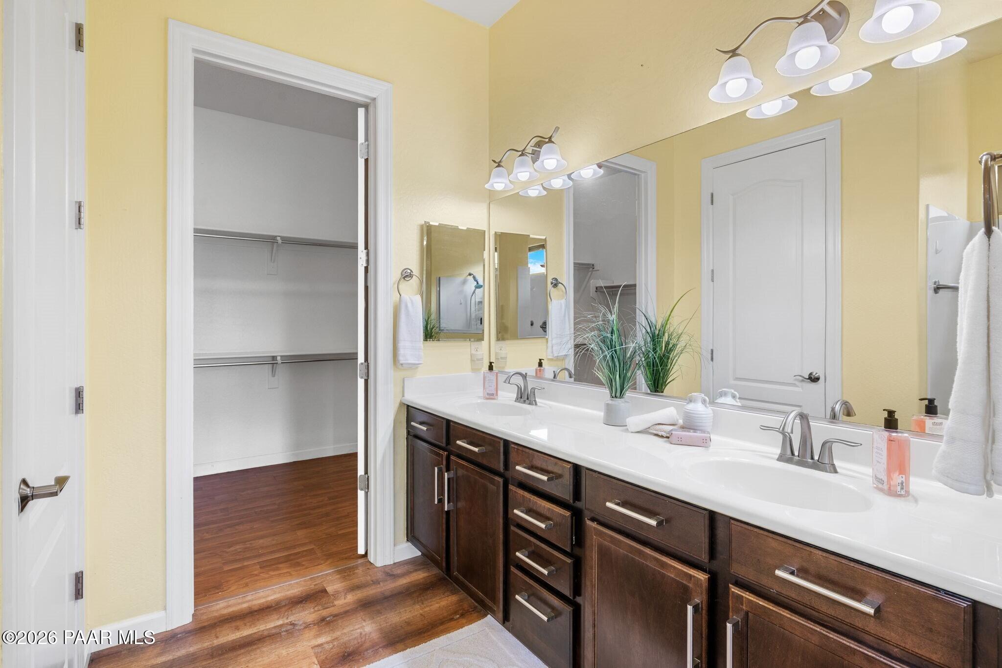 7106 E Prairie Ridge Road