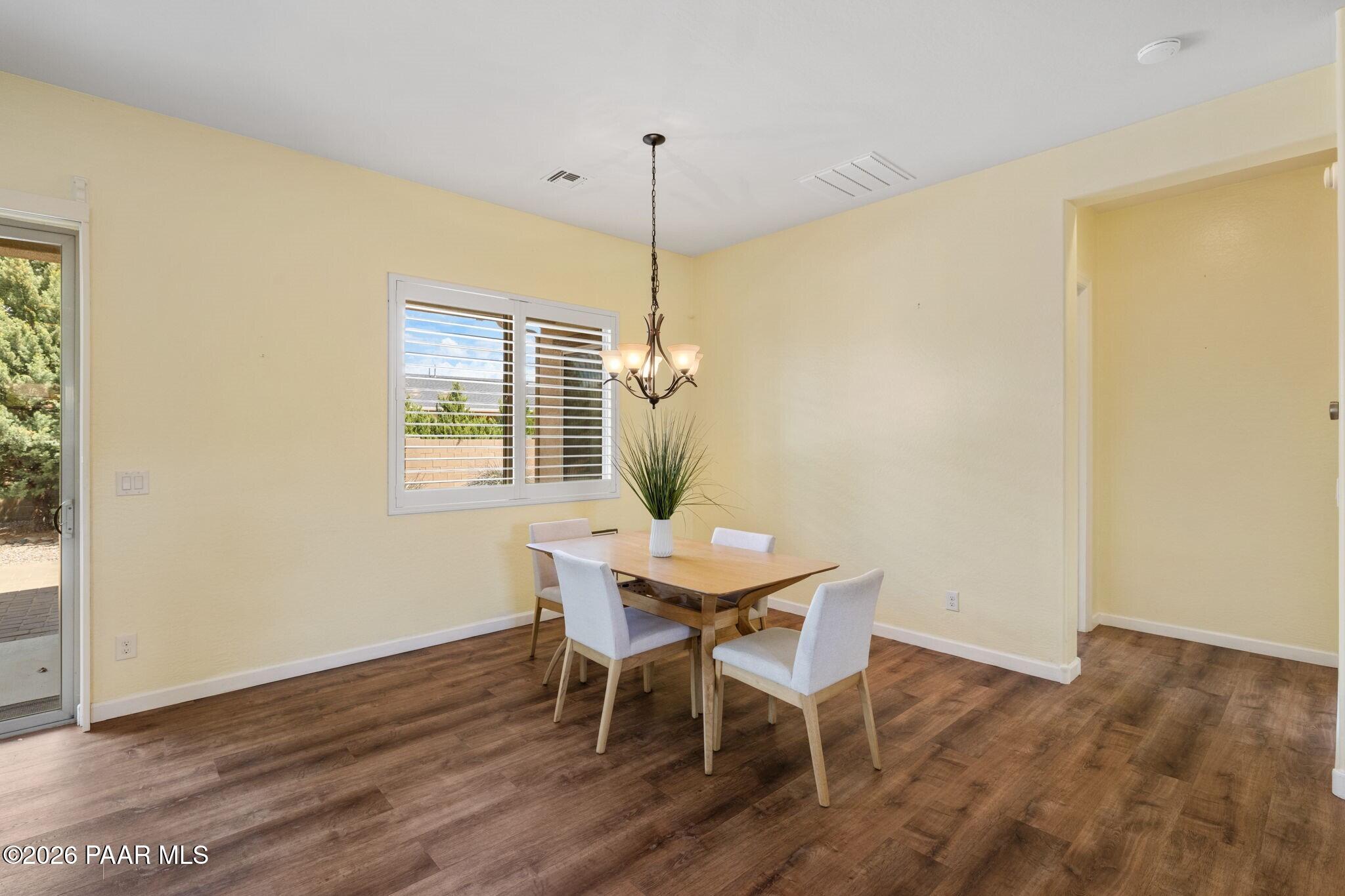 7106 E Prairie Ridge Road