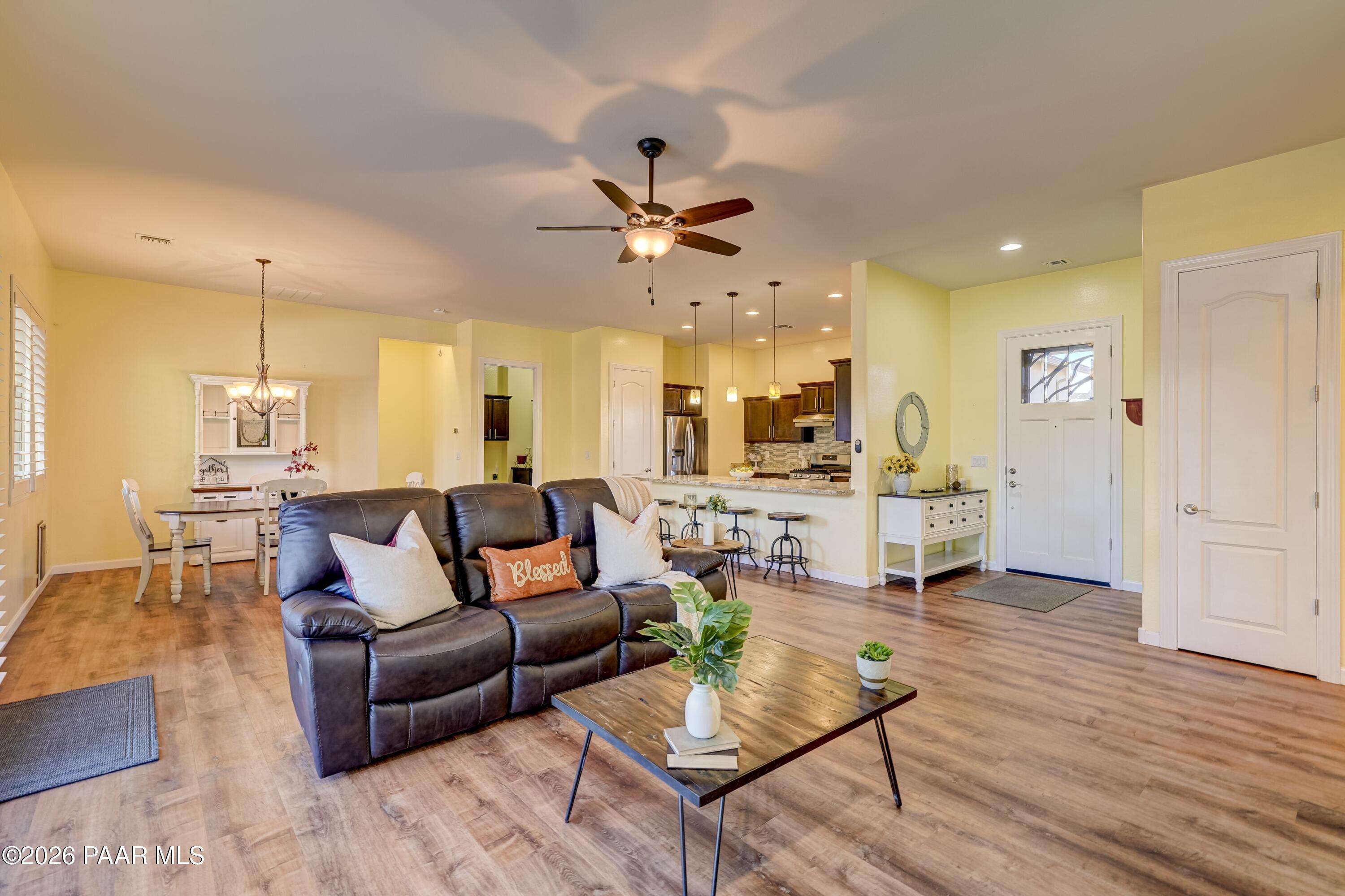 7106 E Prairie Ridge Road