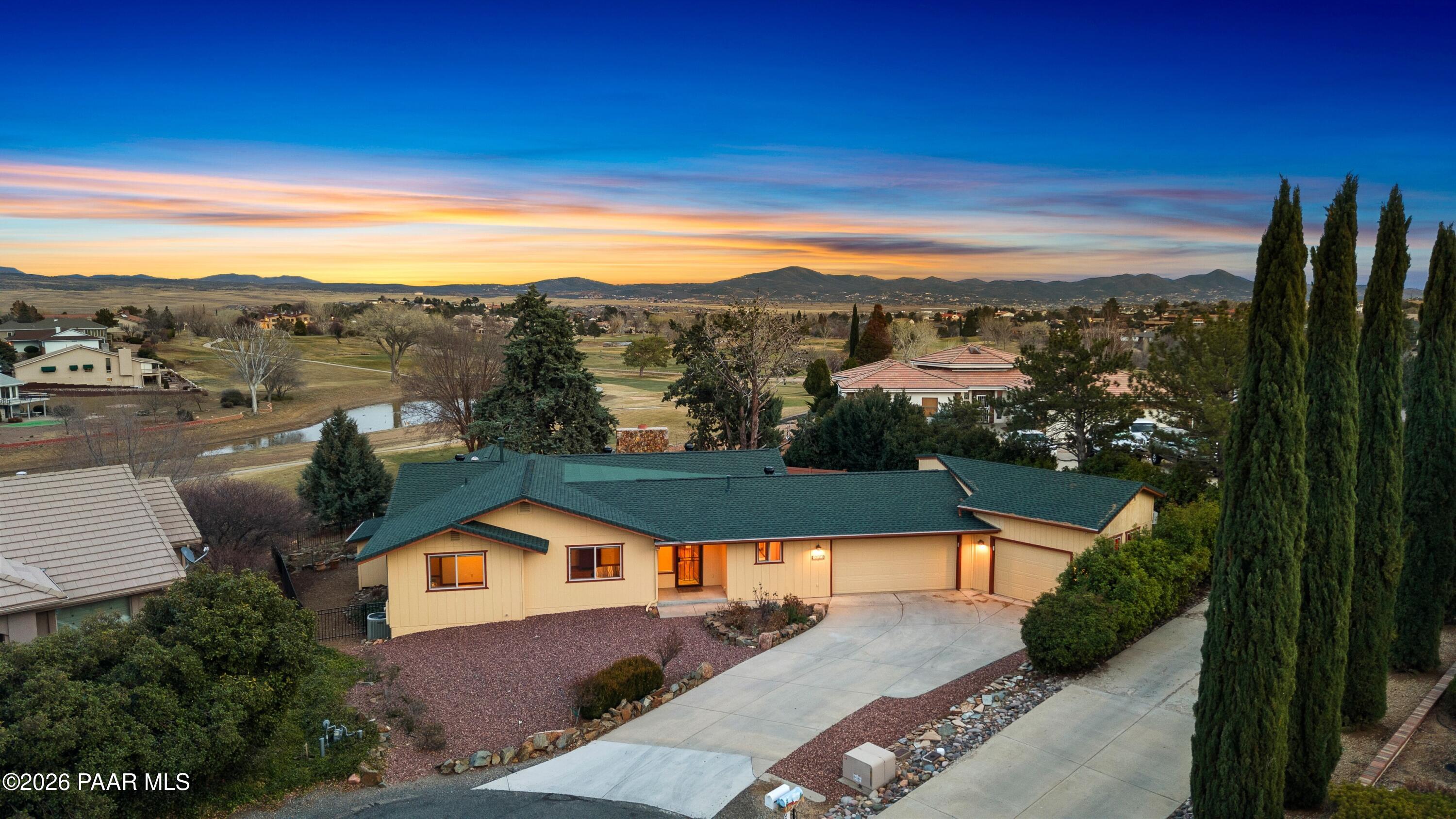 1073 N Broken Wagon Trail