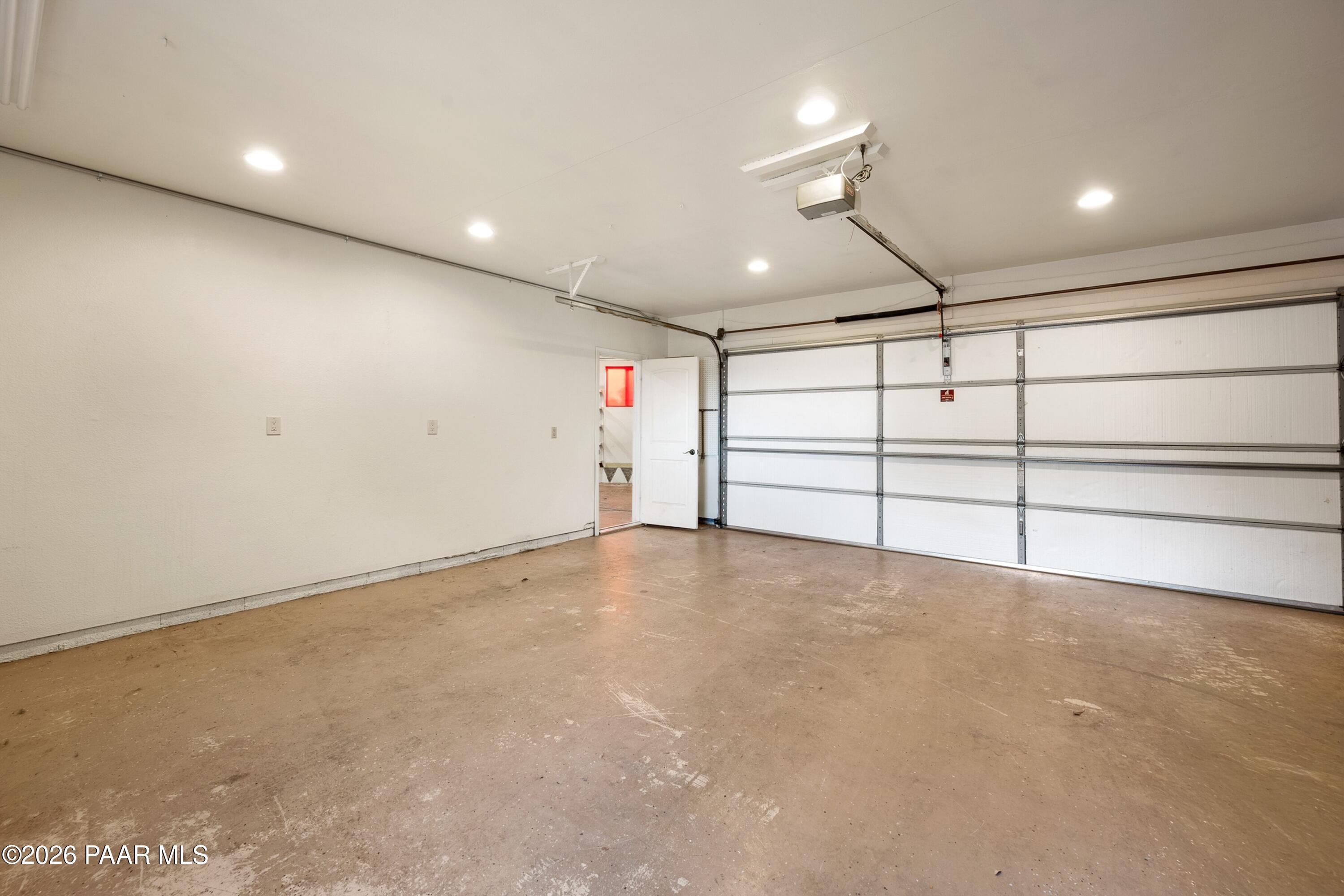 1073 N Broken Wagon Trail