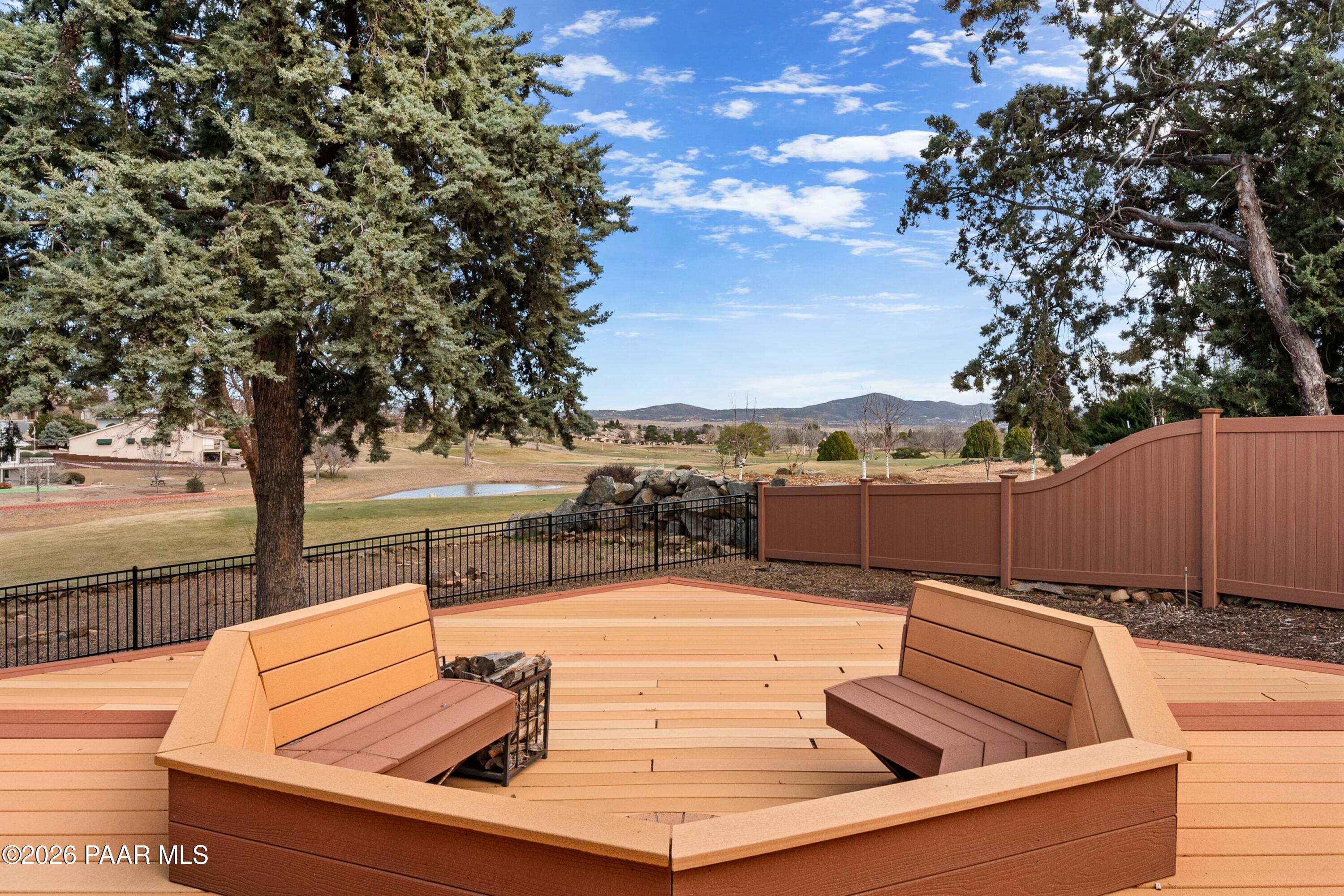 1073 N Broken Wagon Trail