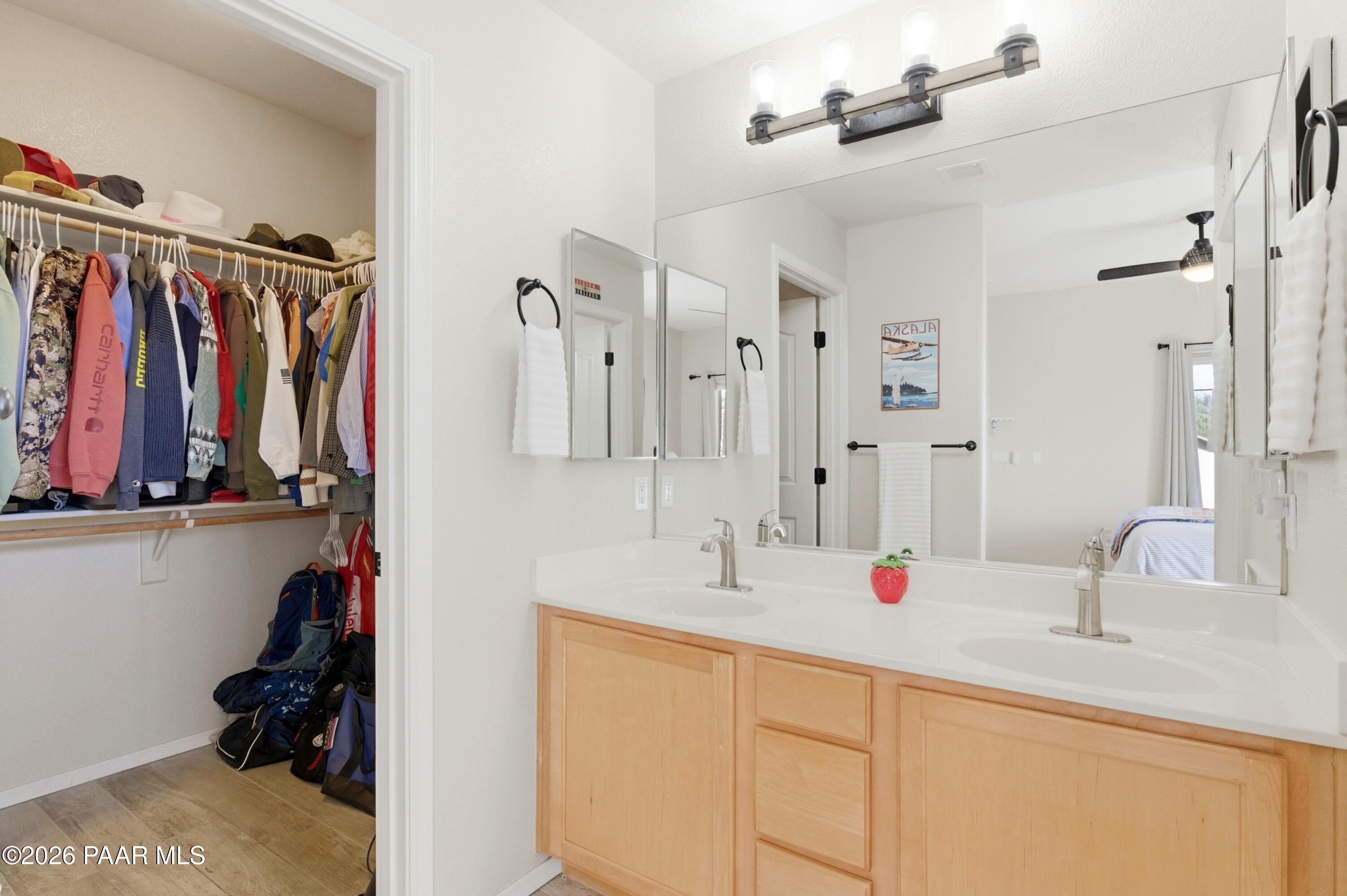 1975 S Blooming Hills Drive Unit: 213