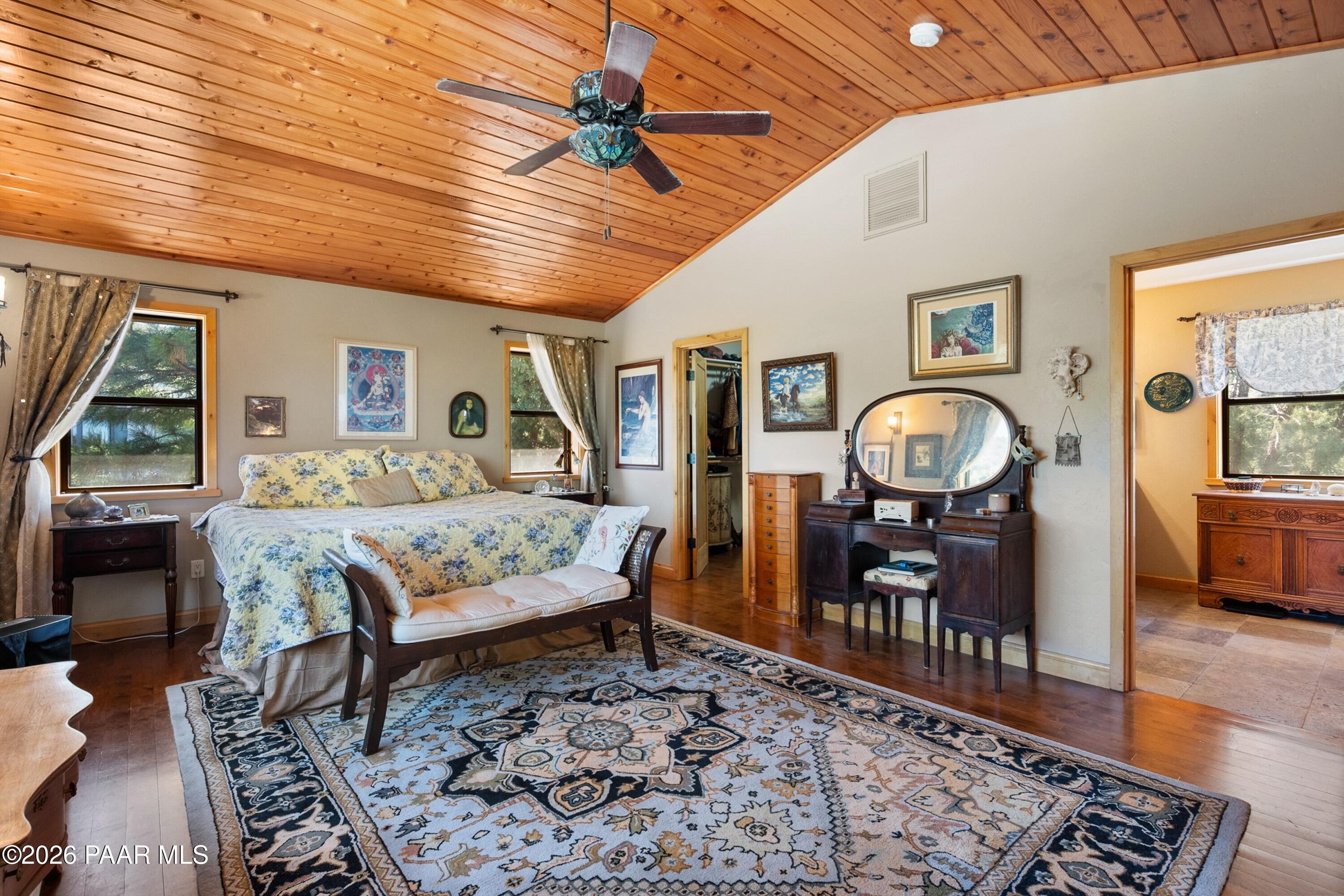 695 E Robinson Drive