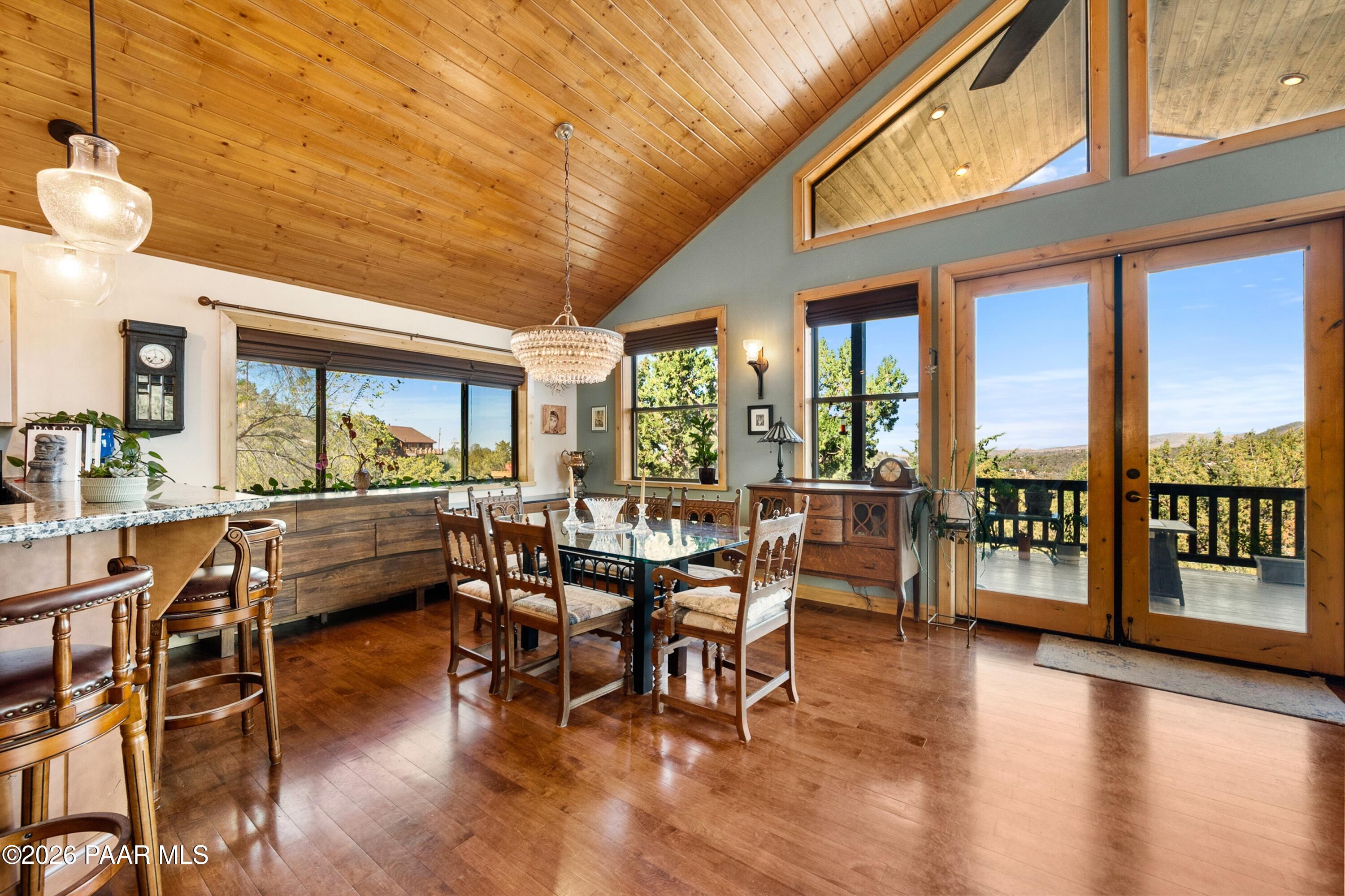 695 E Robinson Drive