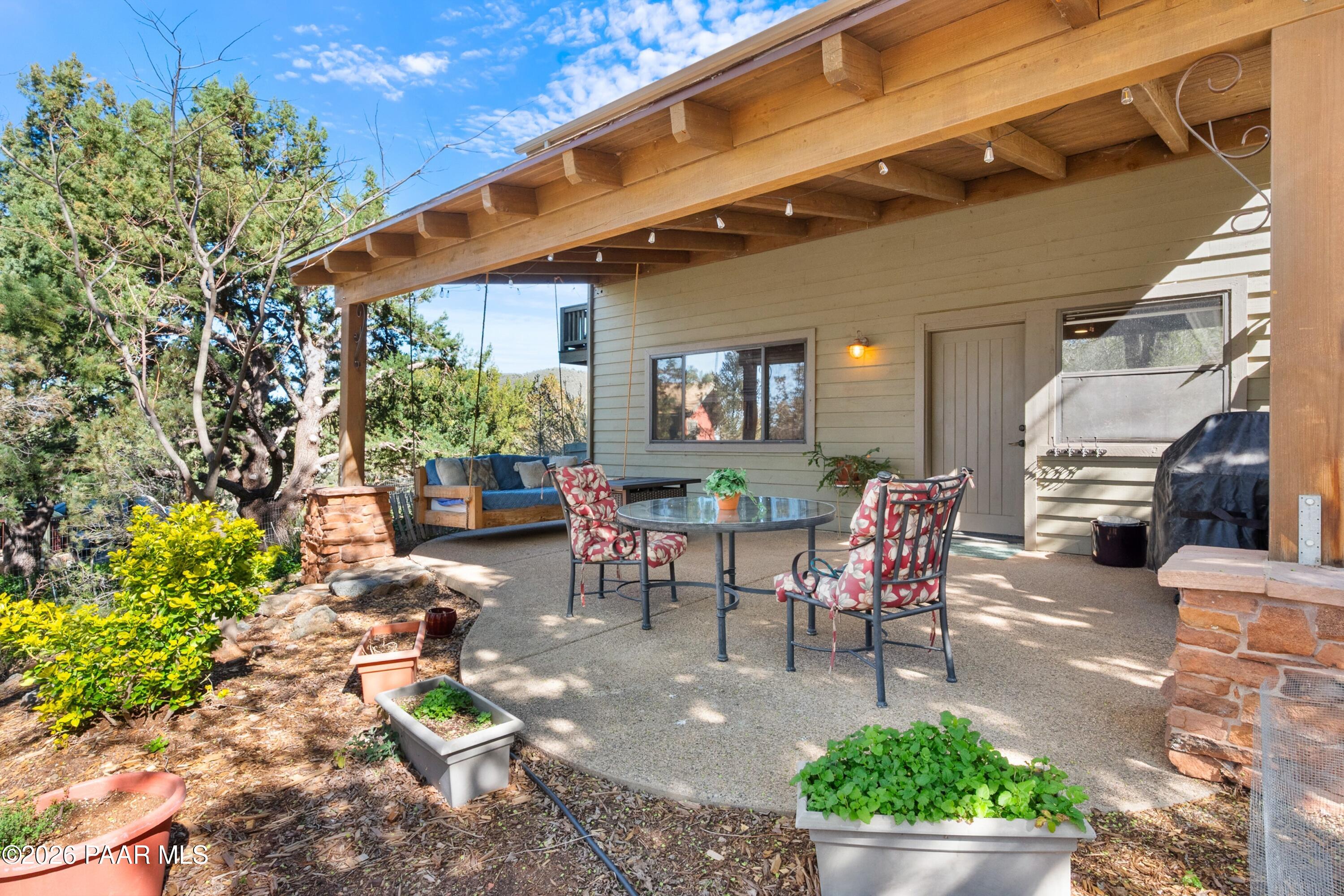 695 E Robinson Drive