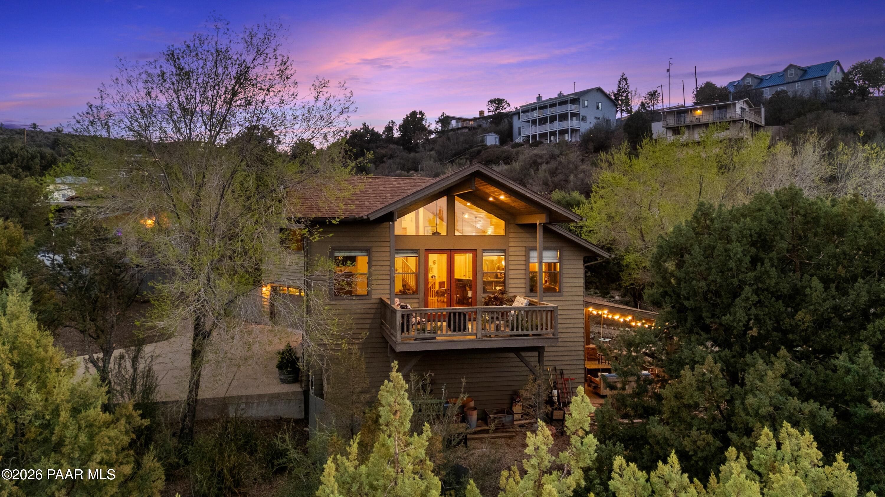 695 E Robinson Drive