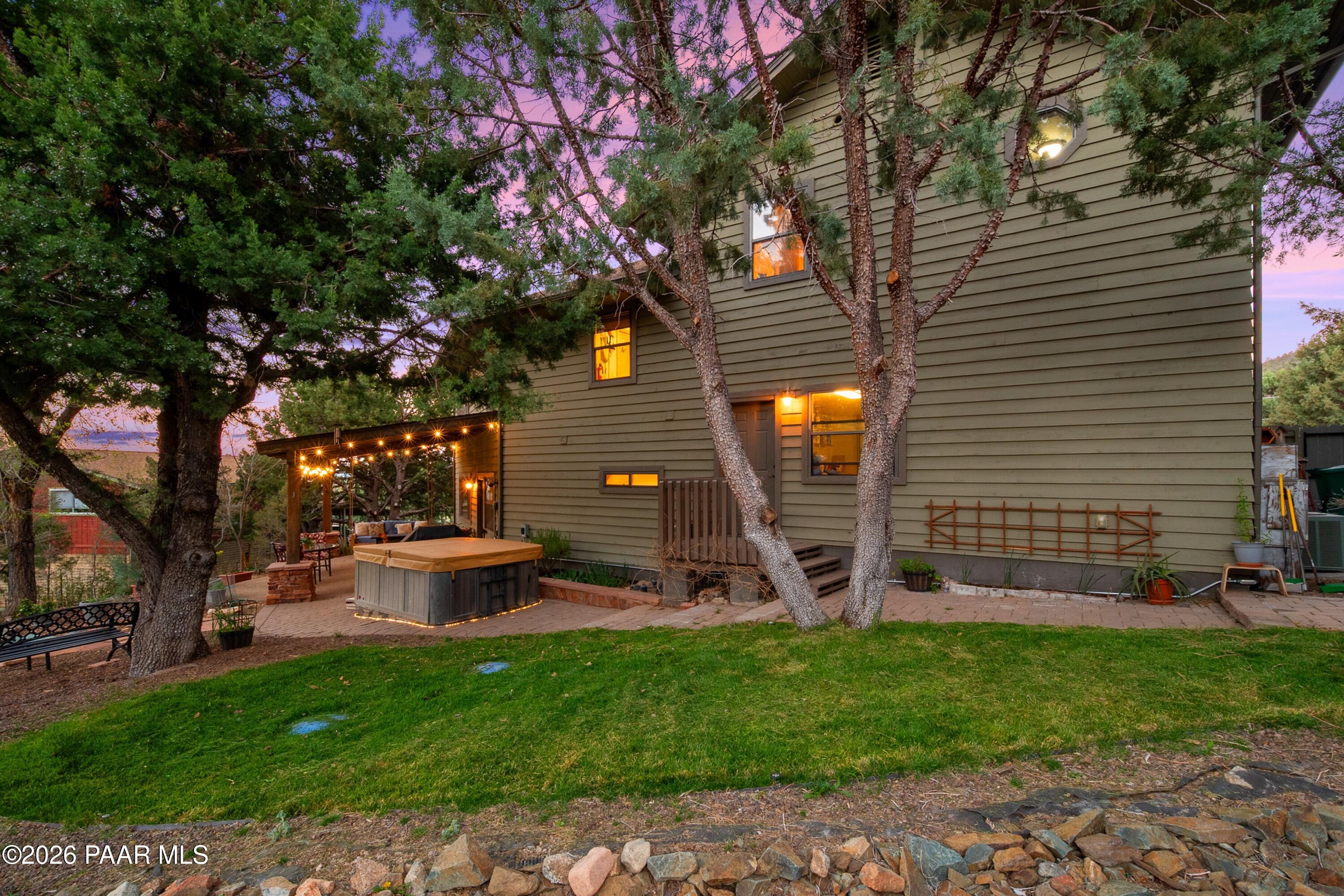 695 E Robinson Drive