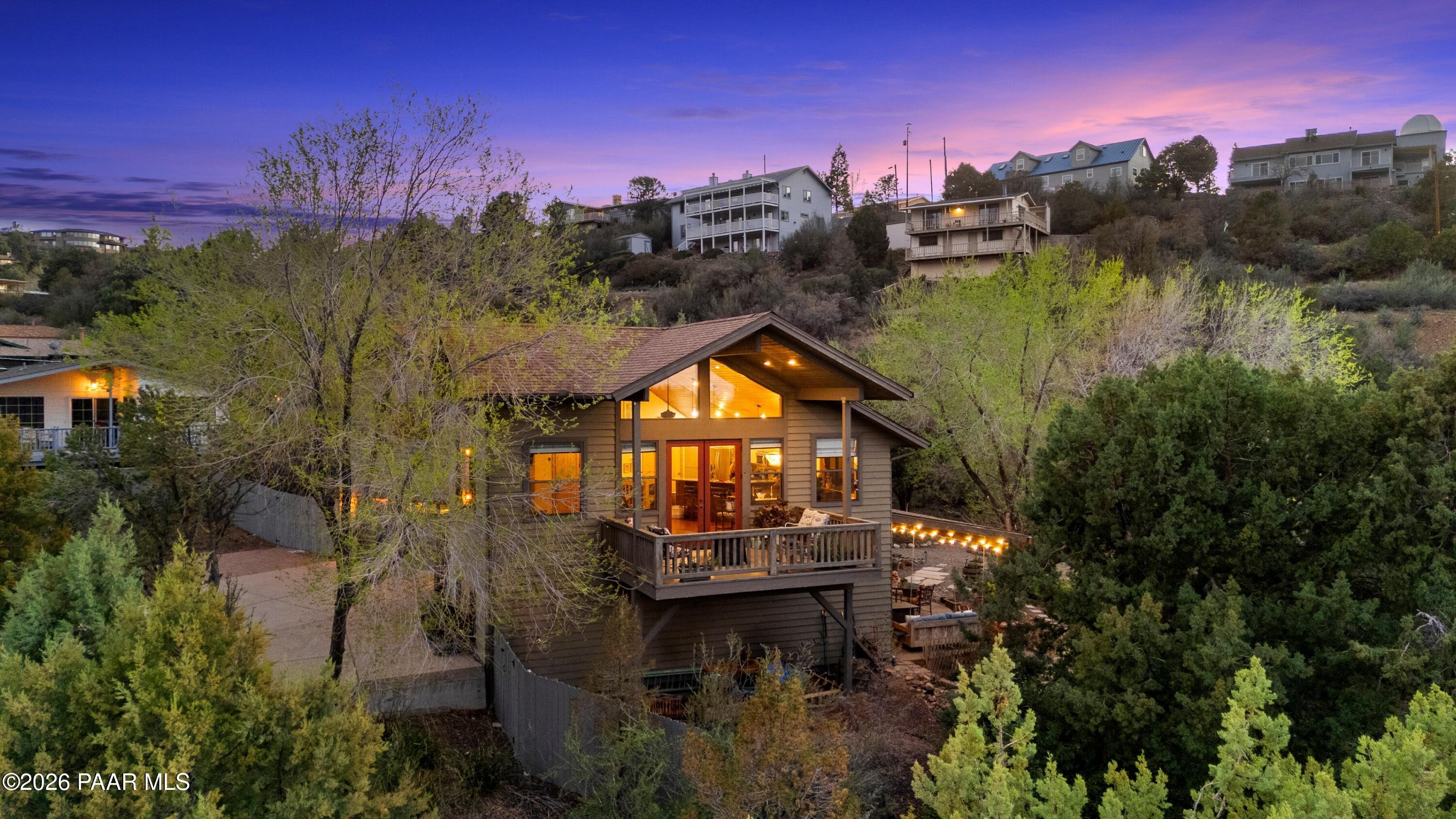 695 E Robinson Drive