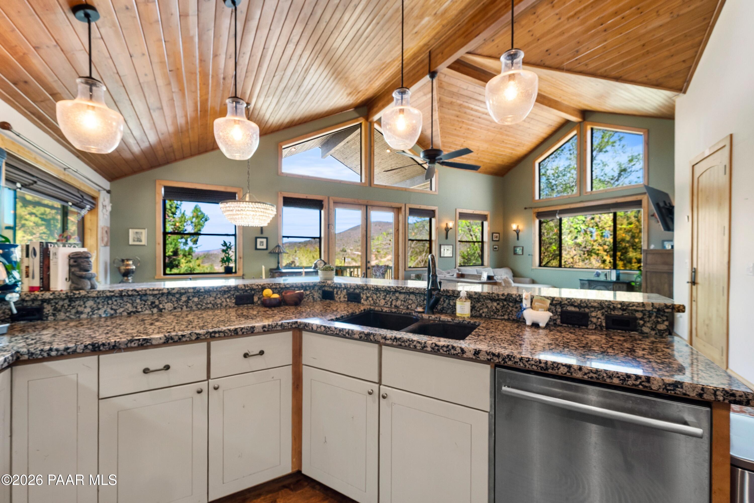 695 E Robinson Drive