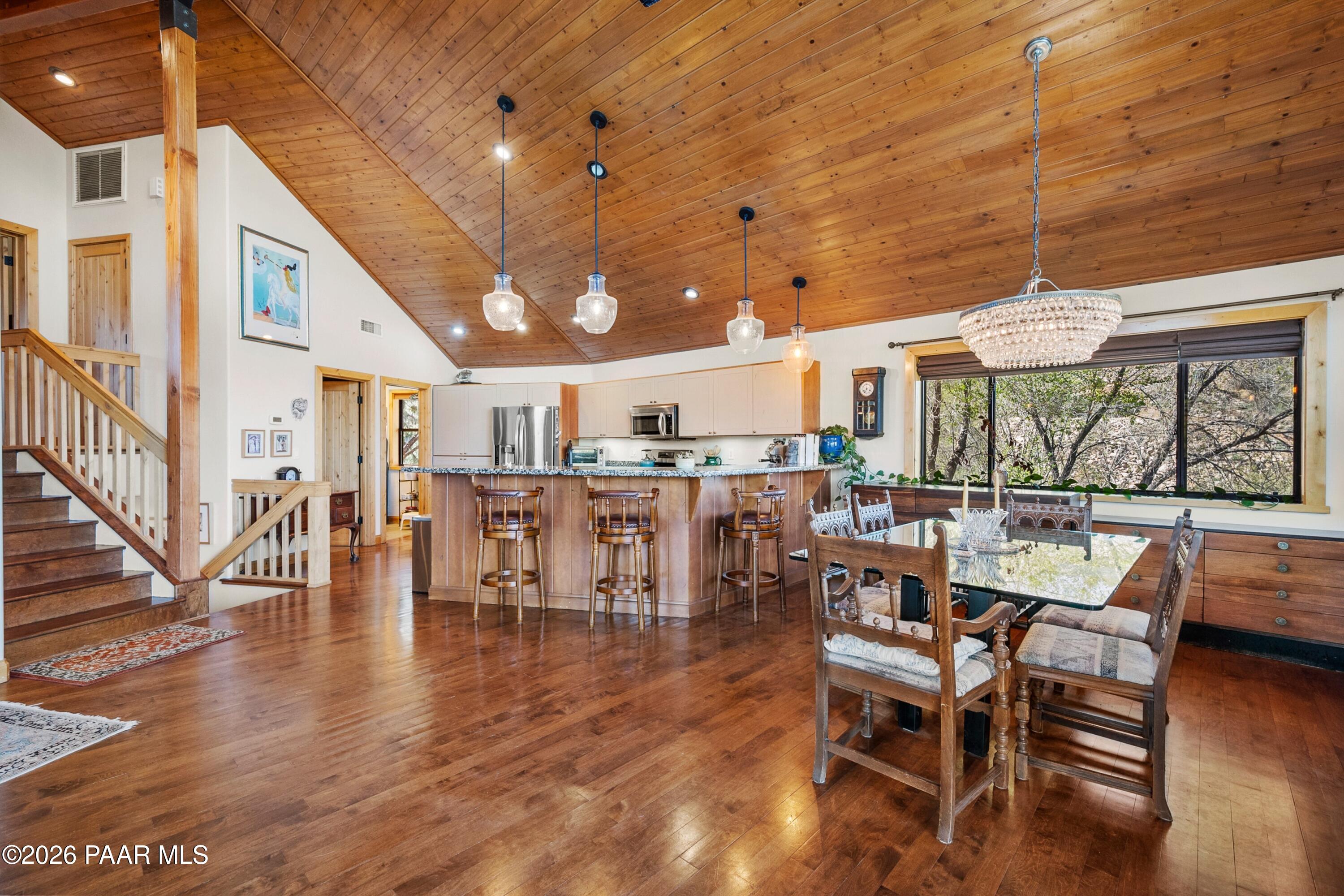 695 E Robinson Drive