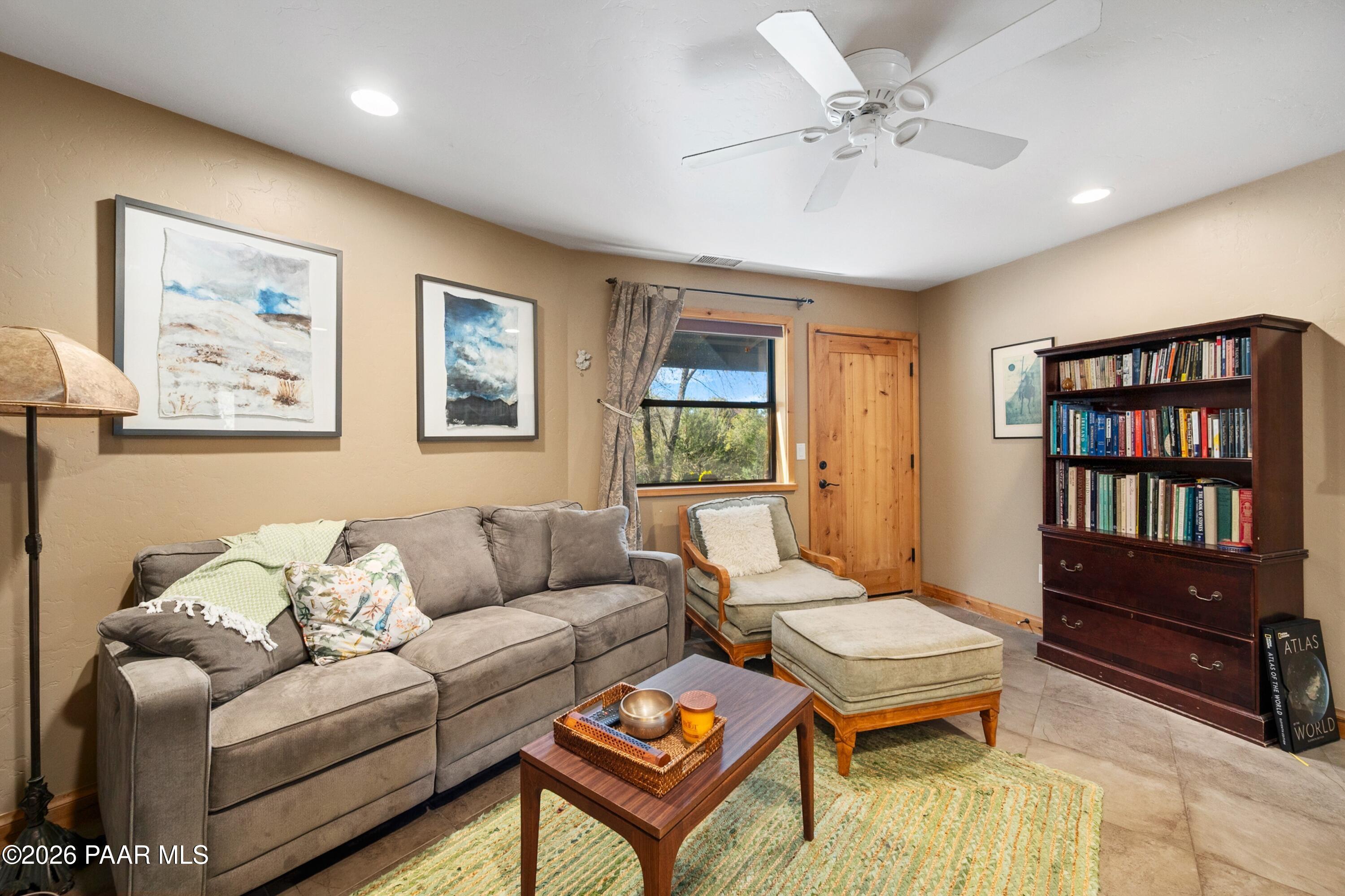 695 E Robinson Drive